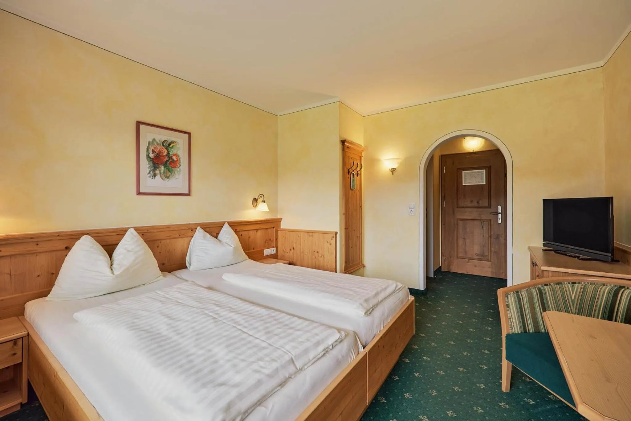Bed in Gasthaus Hotel Oberwirt