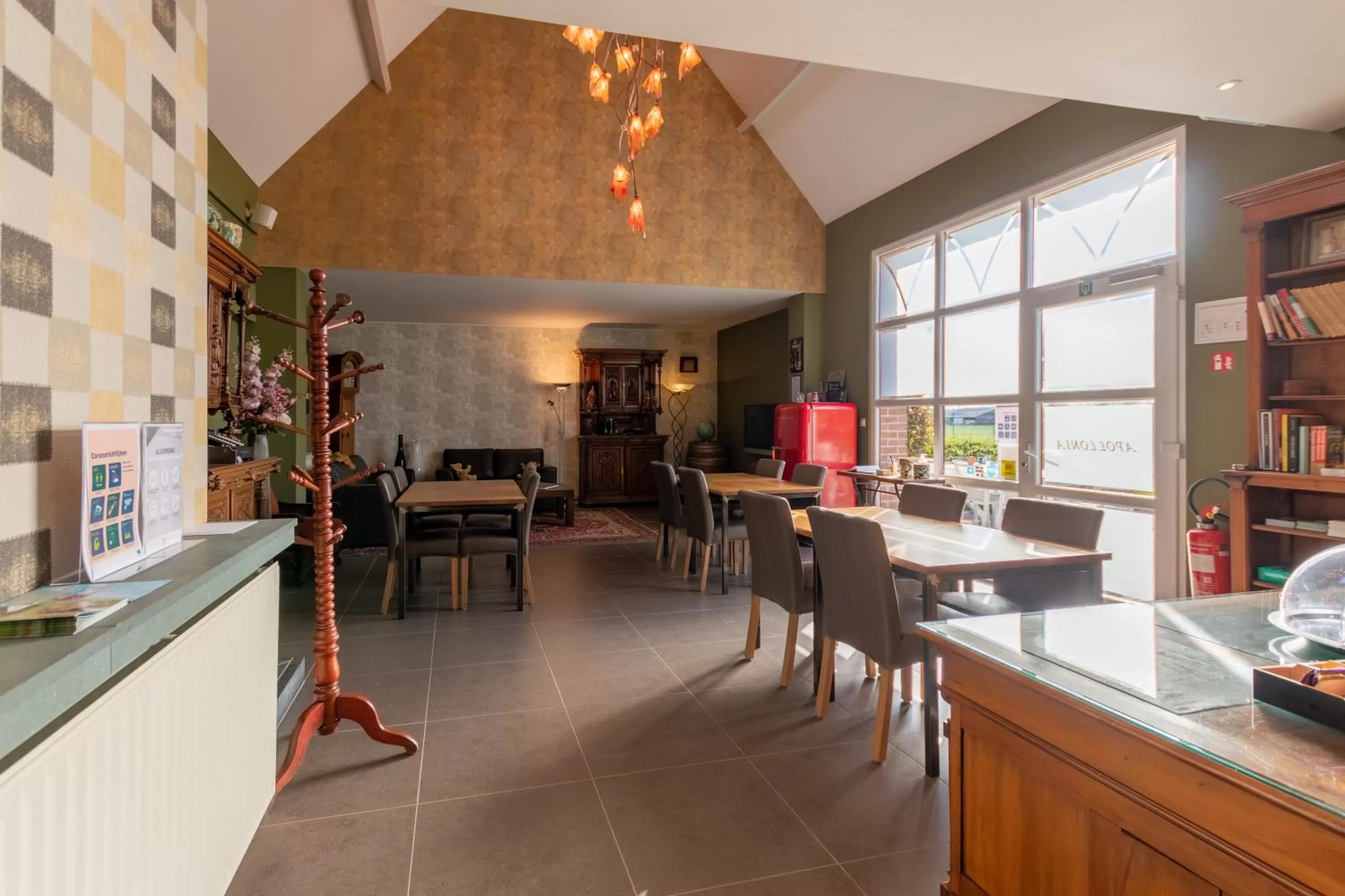 Restaurant/places to eat in Apollonia