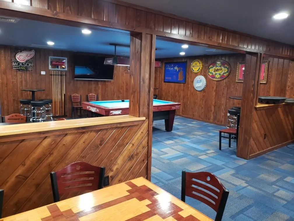 Sunset Motel at Armand's Gardens