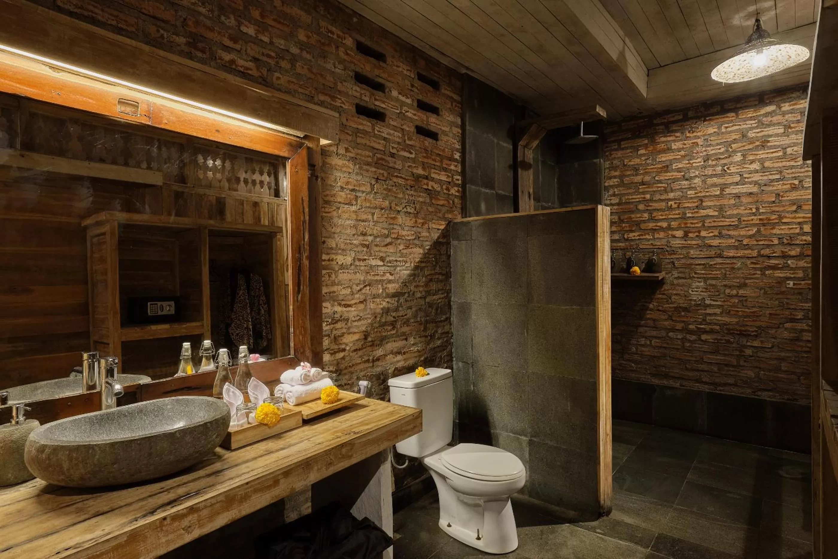 Bathroom in Joglo Organik Guesthouse