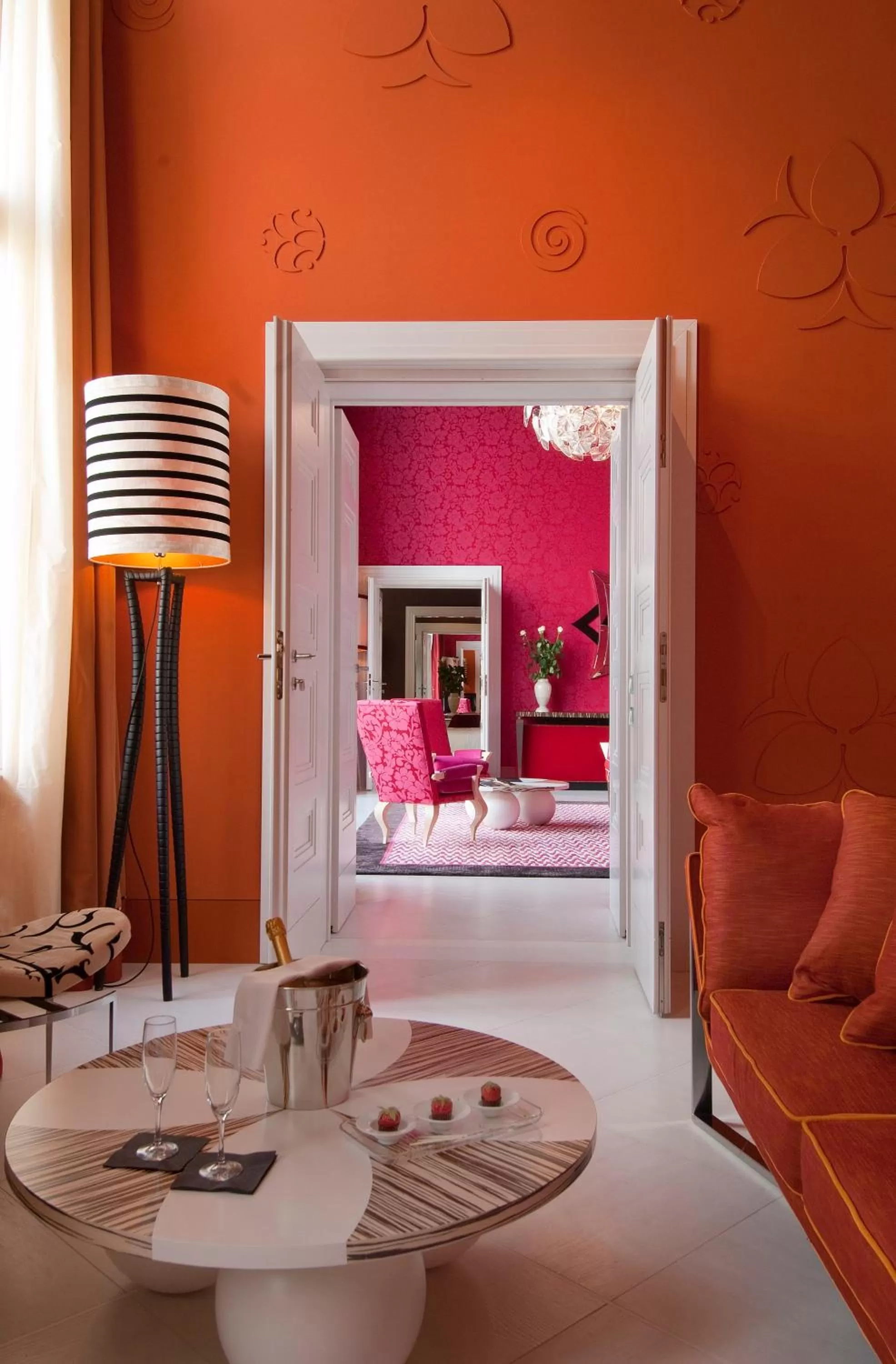 Photo of the whole room, Bed in Sina Centurion Palace