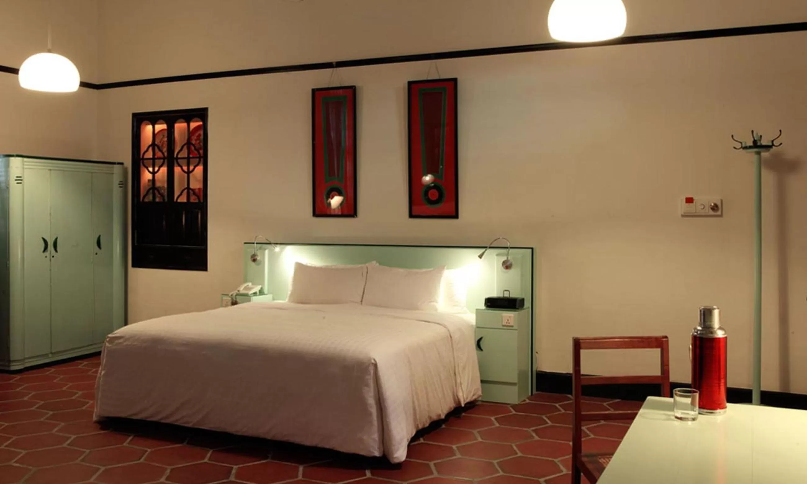 Photo of the whole room, Bed in Cheong Fatt Tze - The Blue Mansion