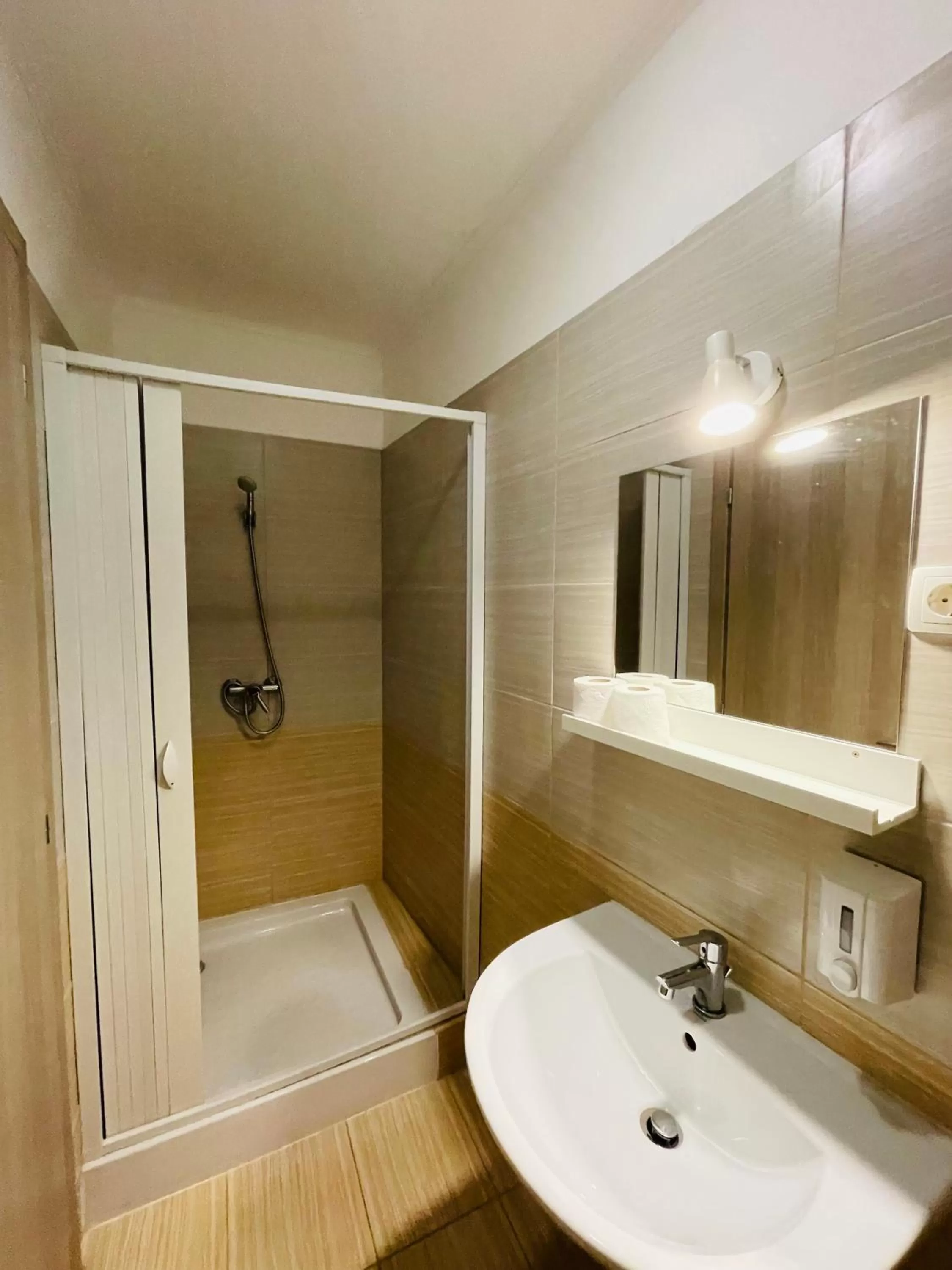 Bathroom in Easy Star Hotel