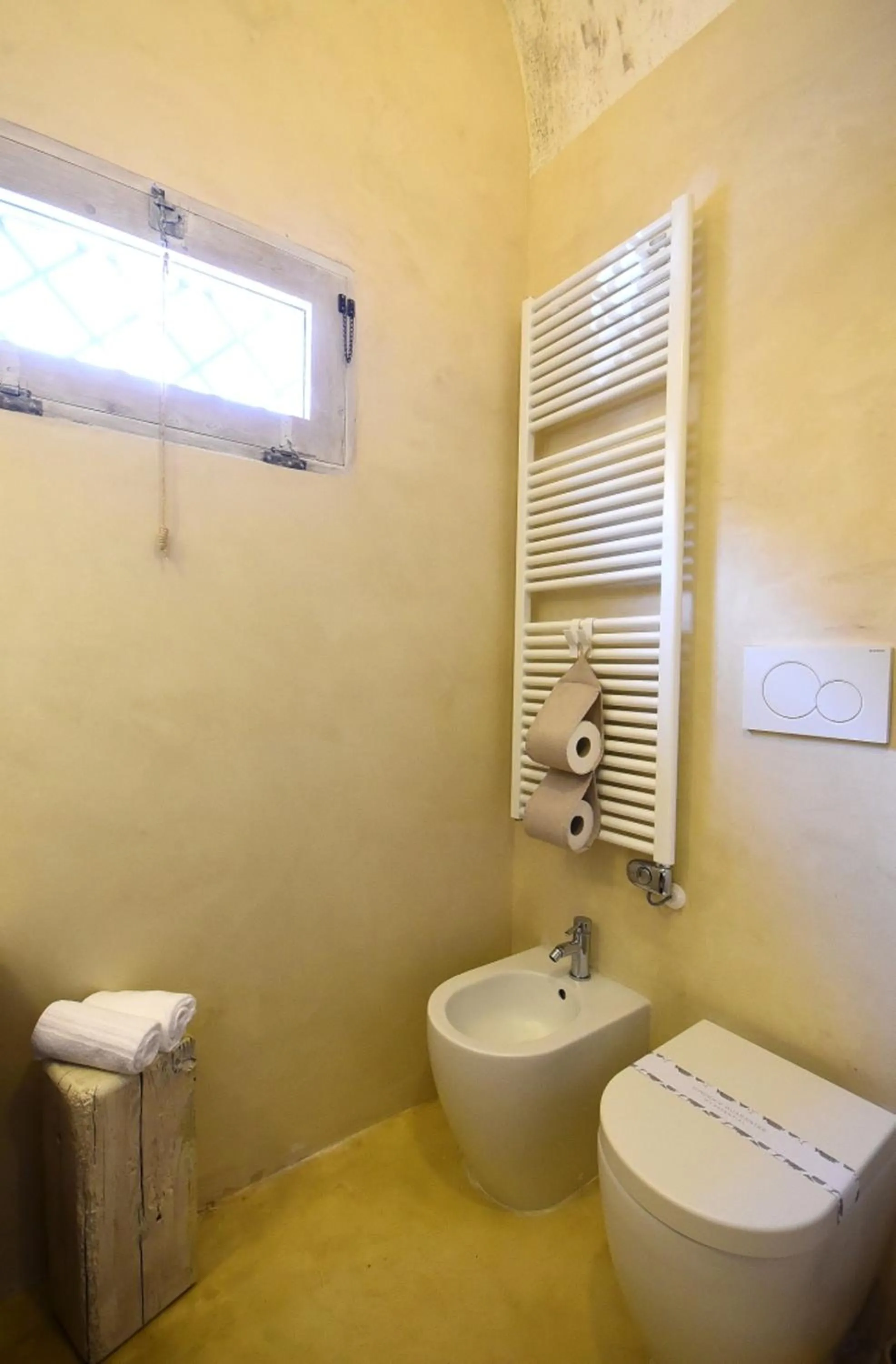 Bathroom in Palazzo Castriota