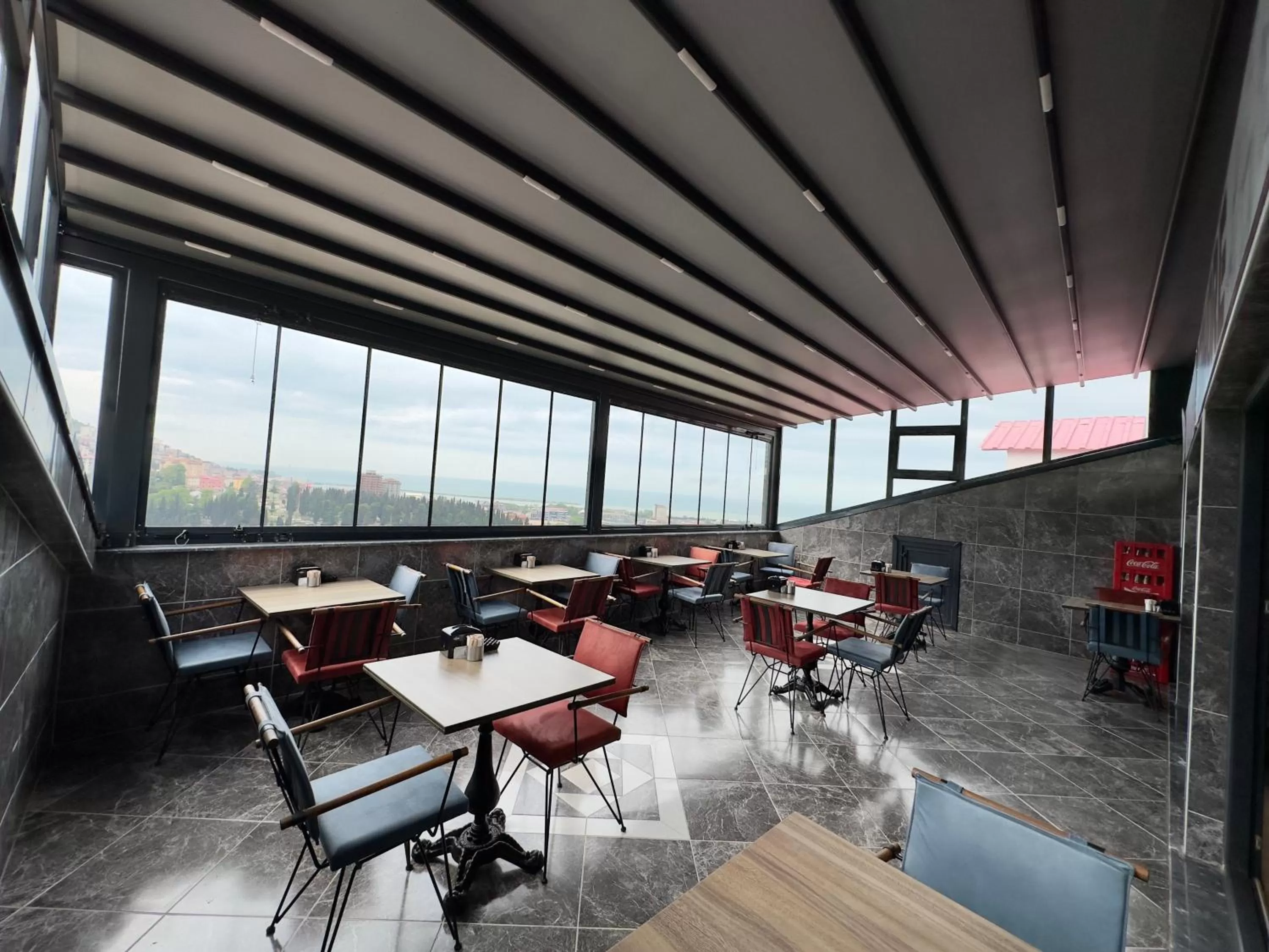 Restaurant/places to eat in White House Apart