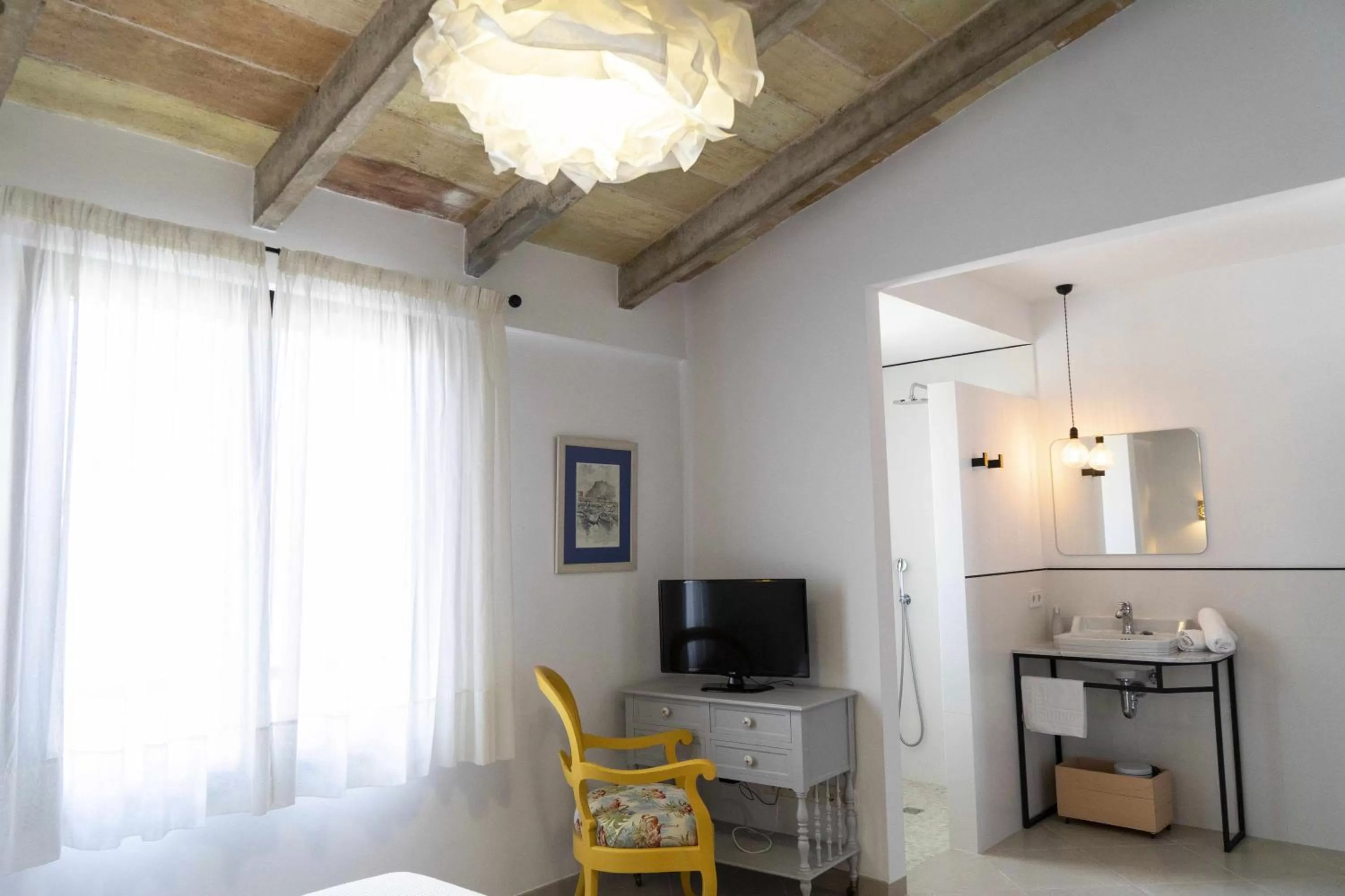 Photo of the whole room, TV/Entertainment Center in Atrium Suites Mallorca