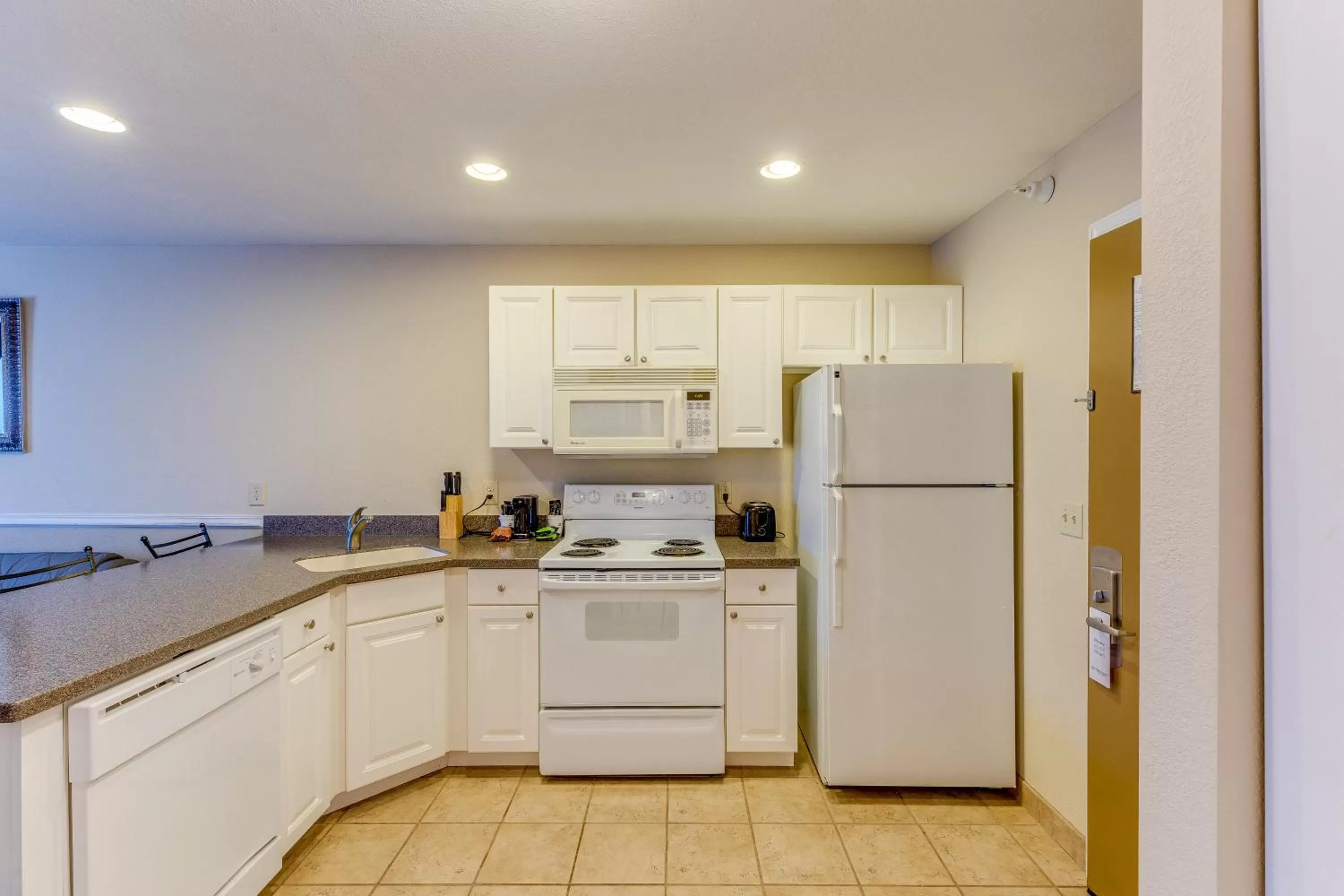 Kitchen or kitchenette in Best Western Lakewinds