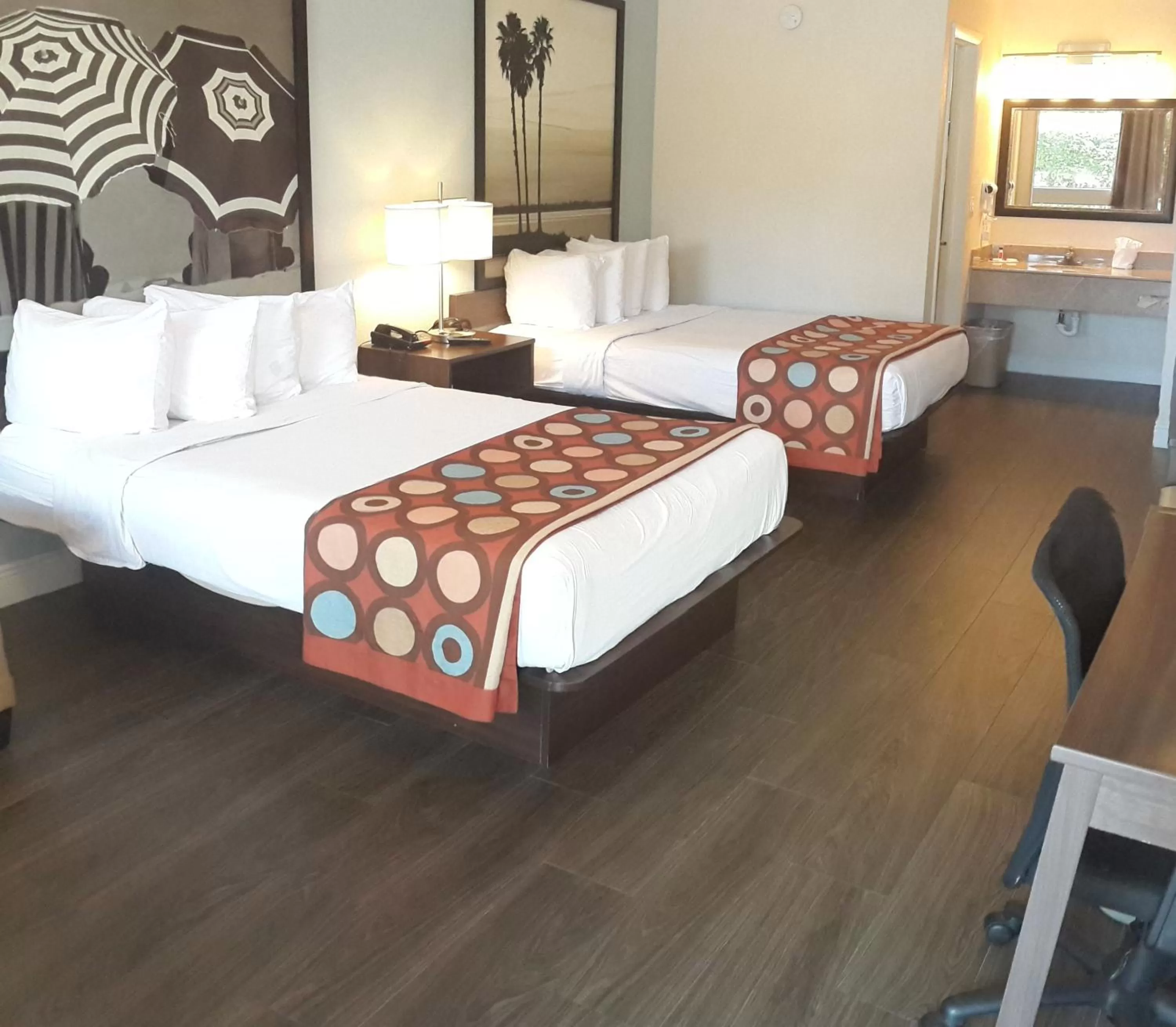 Bedroom, Bed in Super 8 by Wyndham Florida City/Homestead/Everglades