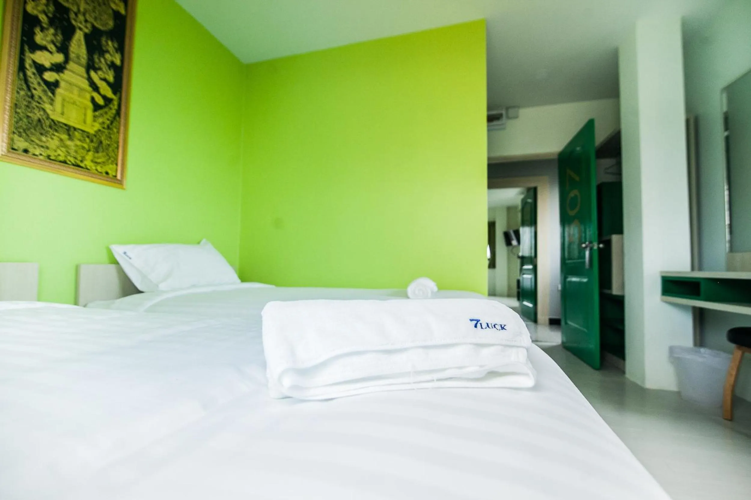 Other, Bed in The Seven Luck