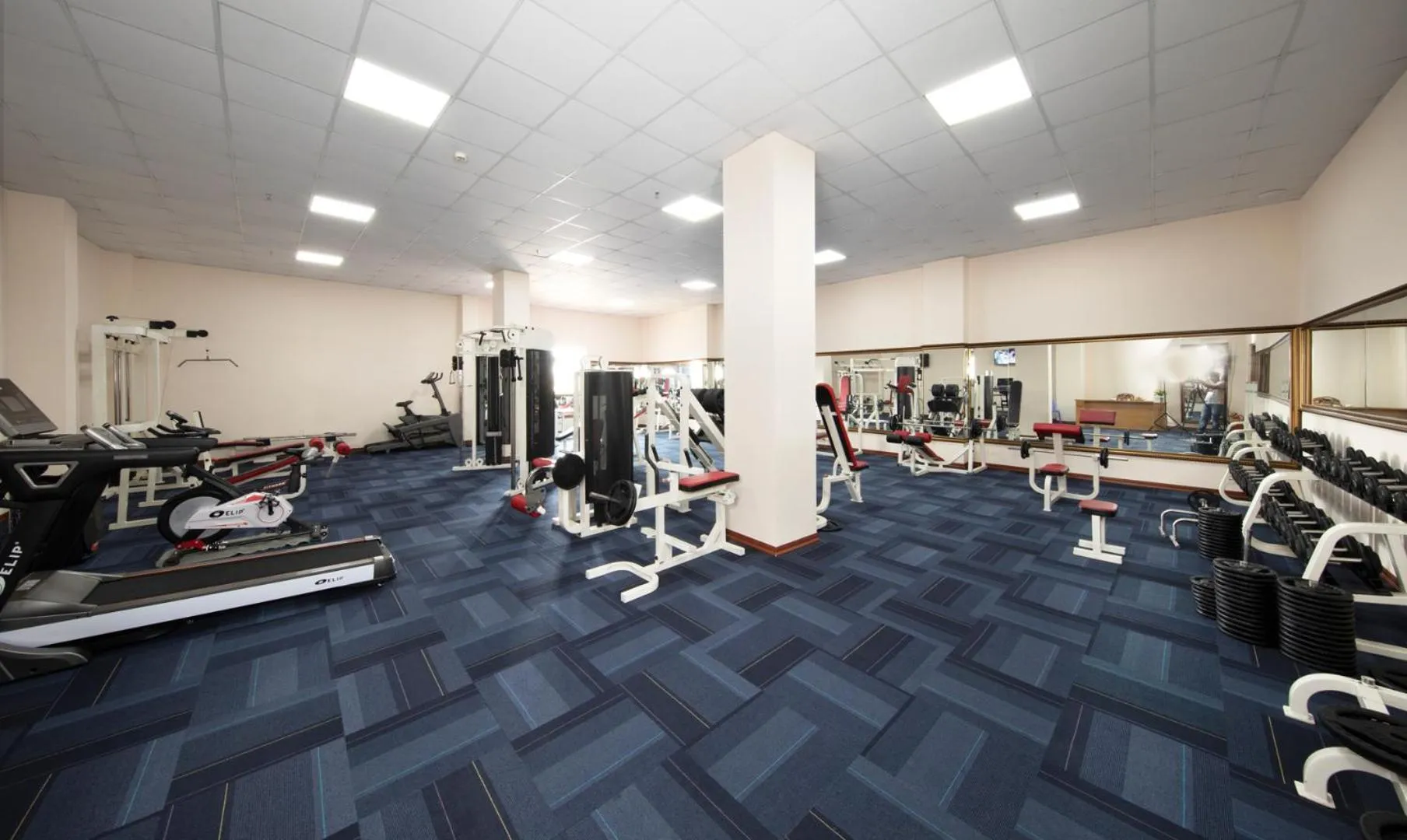 Fitness centre/facilities in Ladalat Hotel
