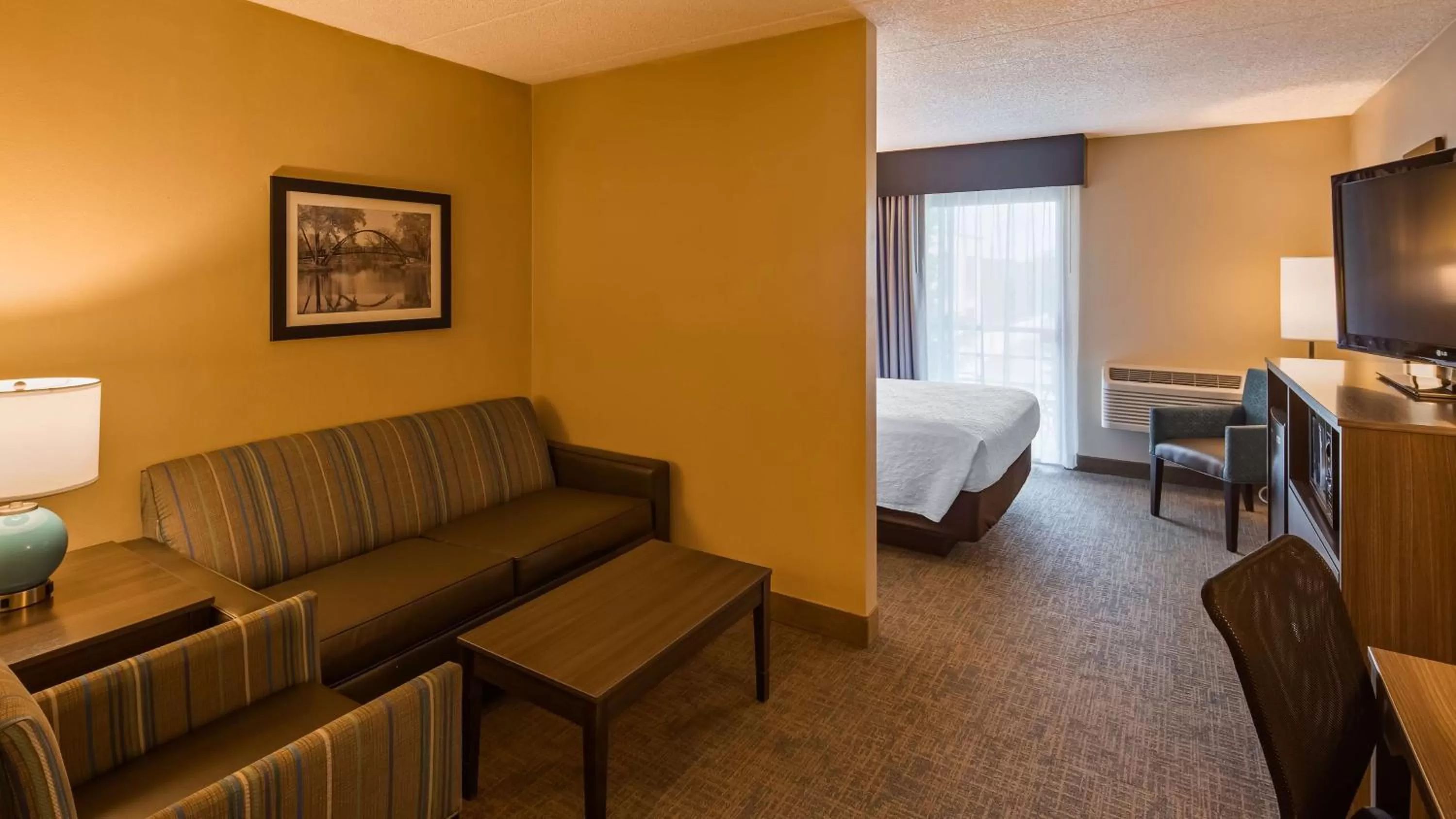 Photo of the whole room, Bed in Best Western East Towne Suites