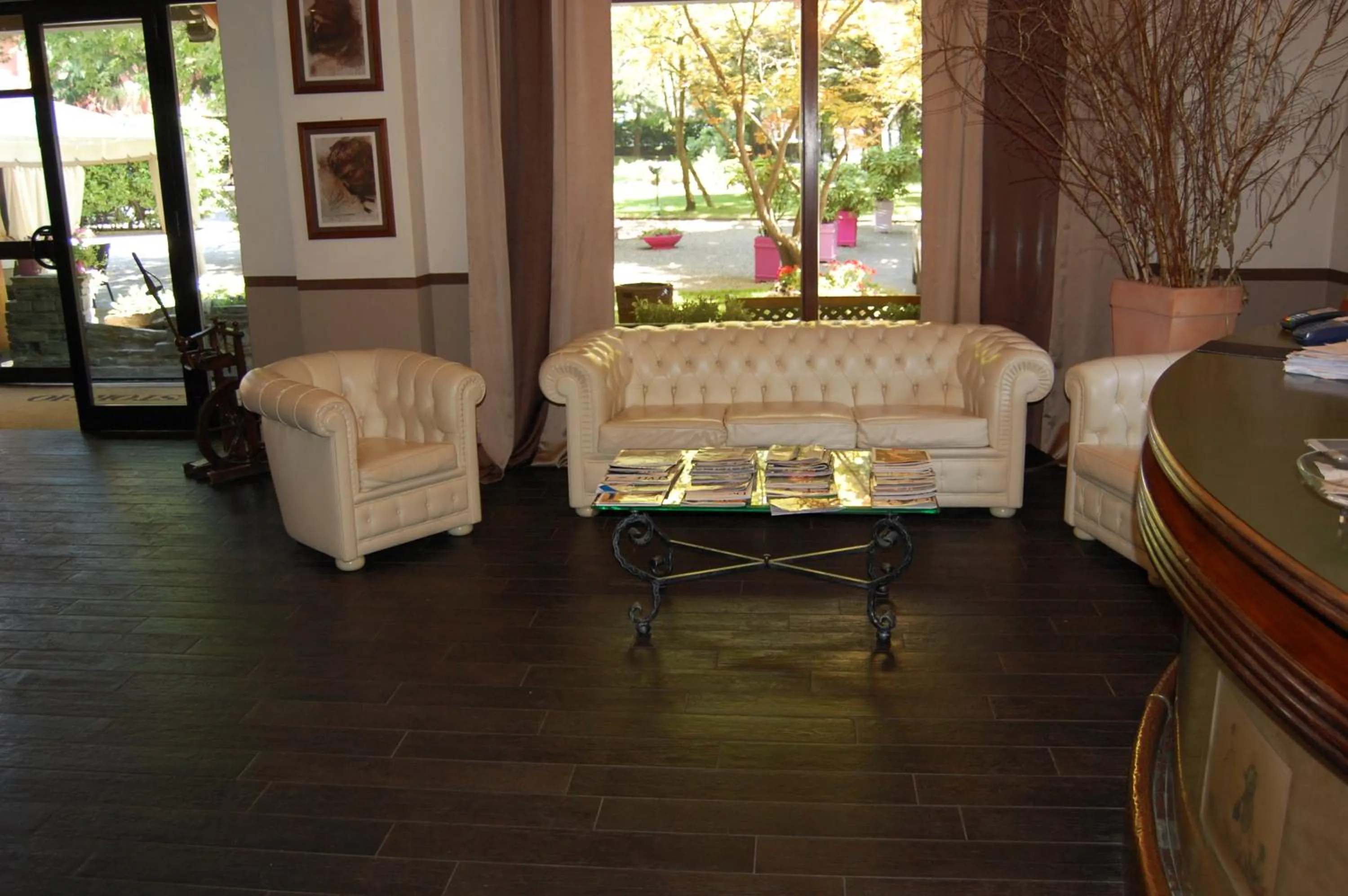 Lobby or reception in Albergo Ristorante Sant'Eustorgio