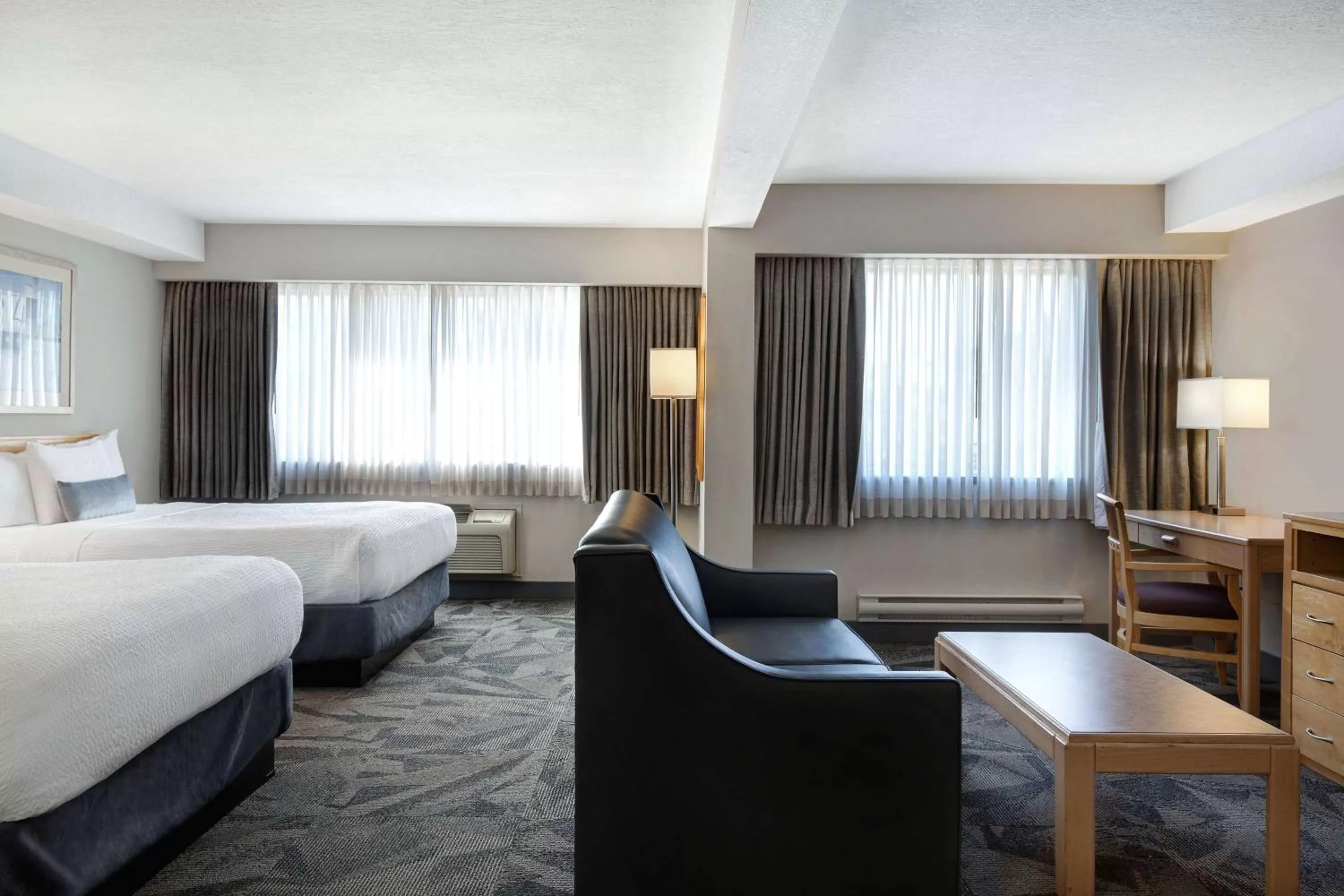 Photo of the whole room, Bed in Days Inn by Wyndham Victoria Airport Sidney