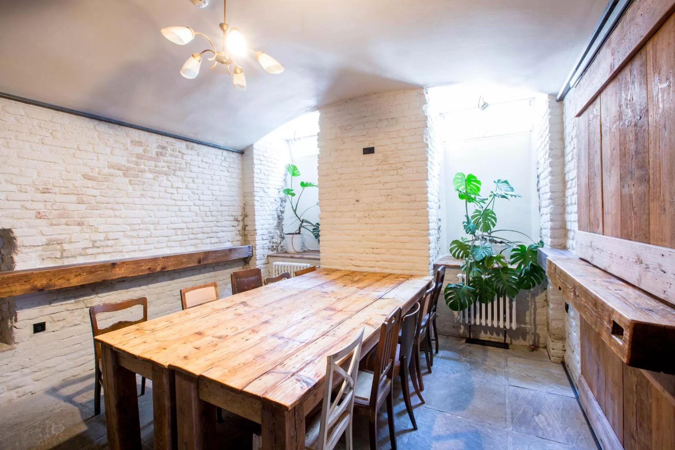 Communal lounge/ TV room in Sophie's Hostel