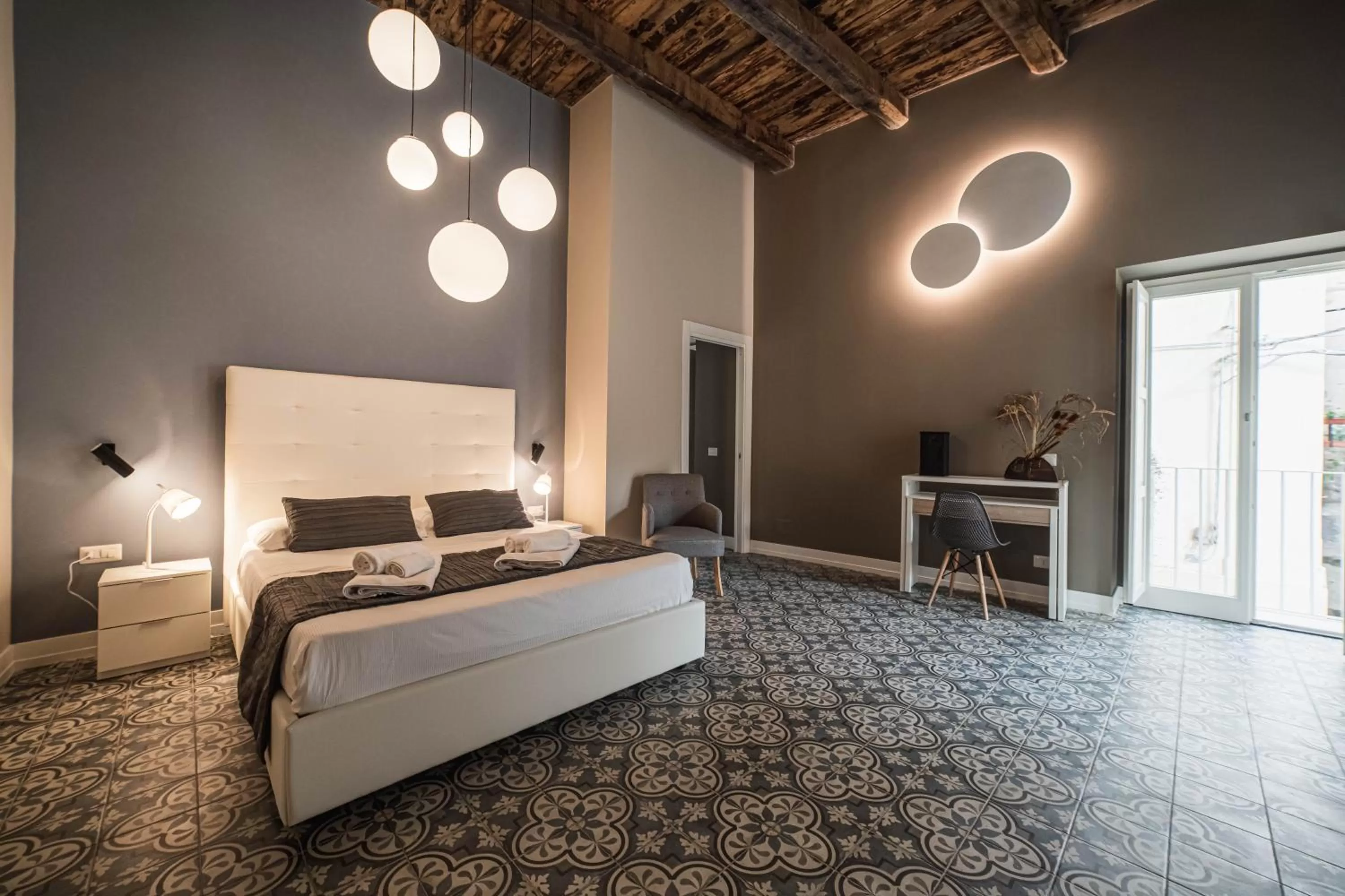 Bed in Palazzo Paladini - Luxury Suites in the Heart of the Old Town