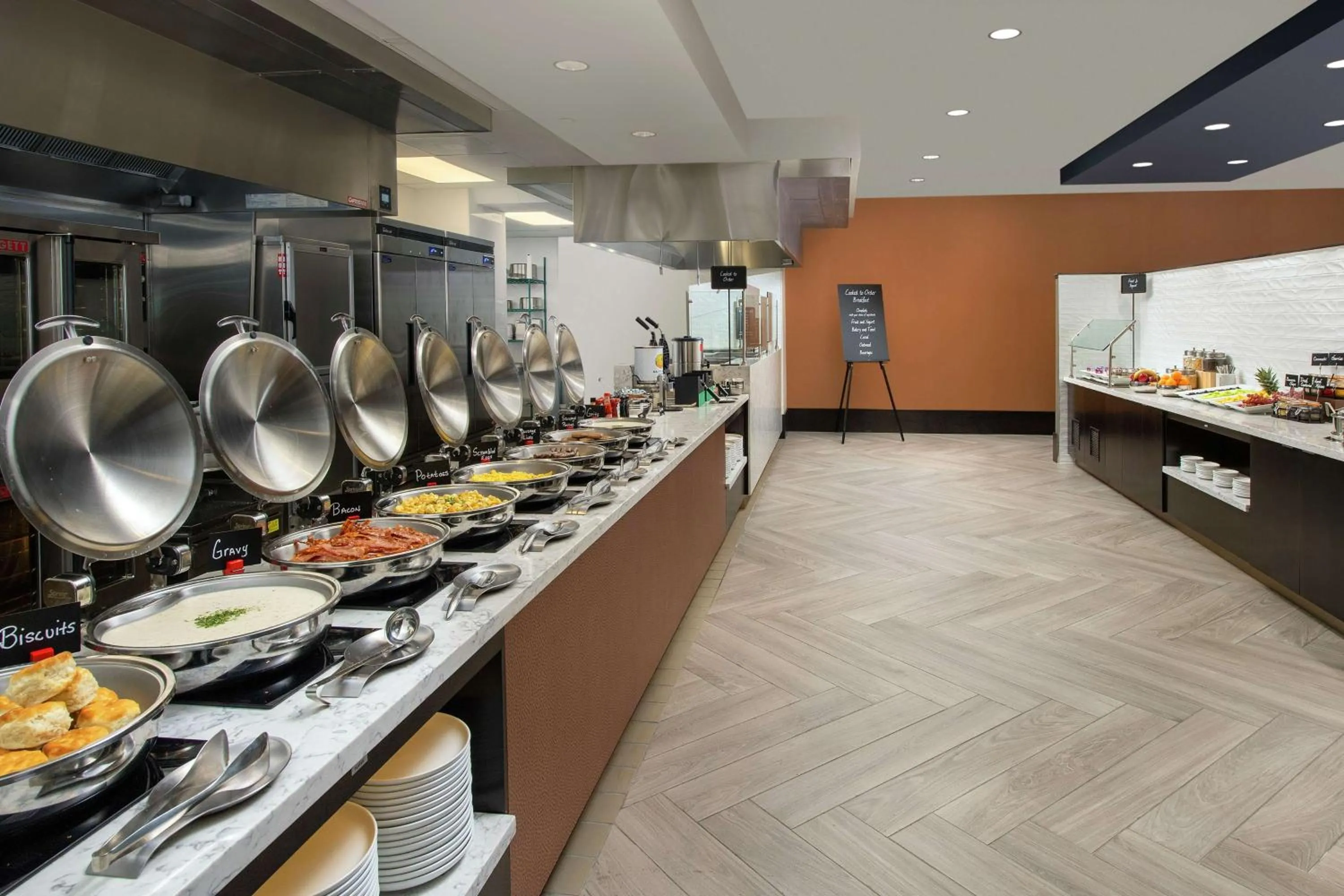 Breakfast in Embassy Suites By Hilton Knoxville Downtown