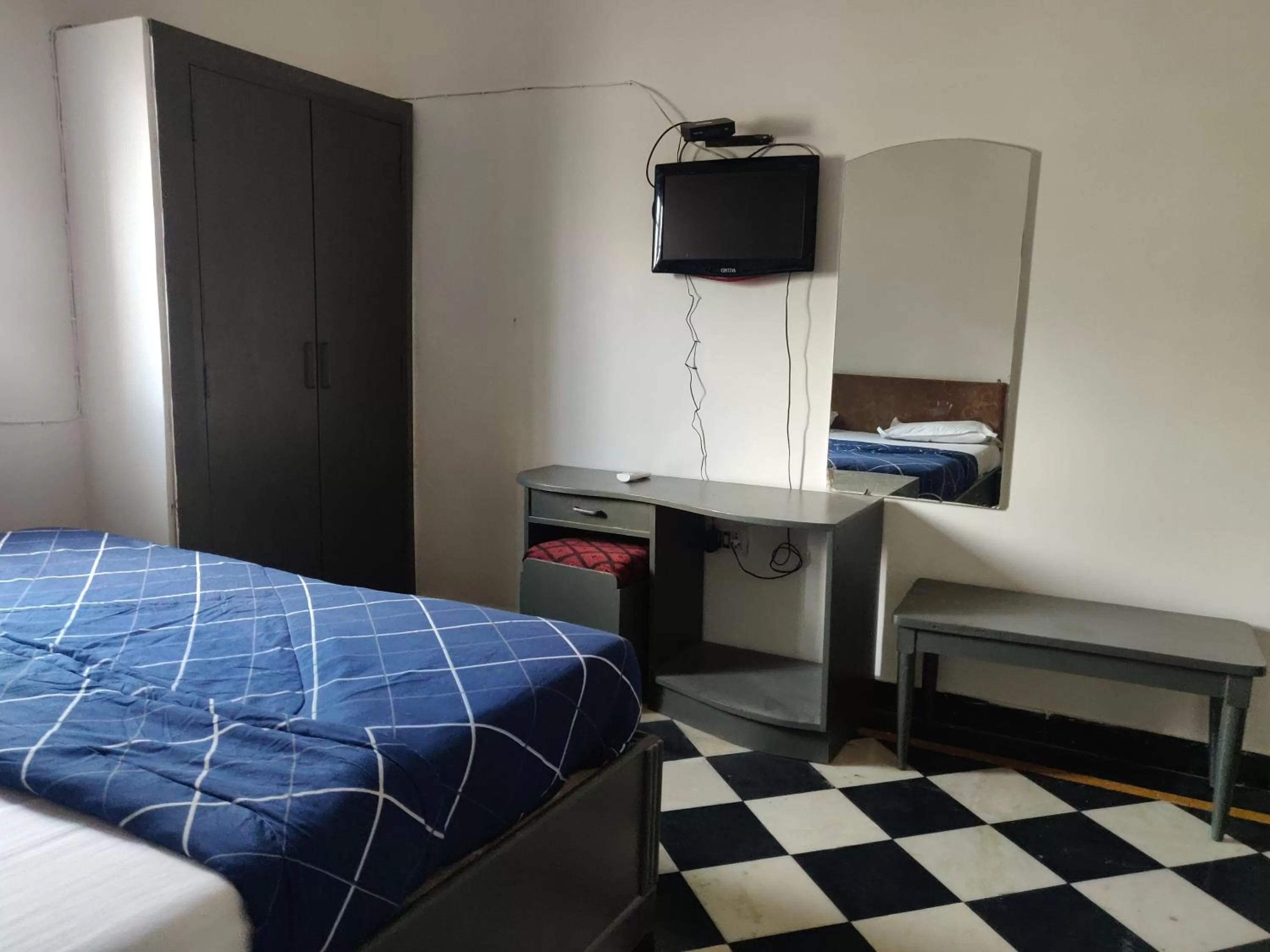 Bedroom, TV/Entertainment Center in Hotel VIP