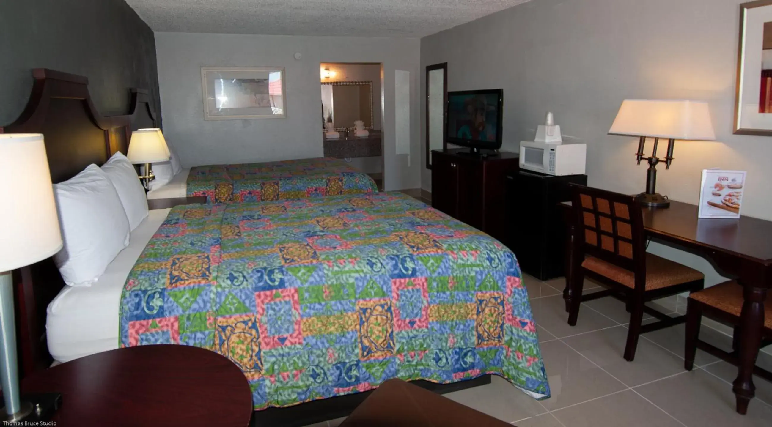 Deluxe Double Room in Express Inn & Suites - 5 Miles from St Petersburg Clearwater Airport Deluxe Double Room in Express Inn & Suites - 5 Miles from St Petersburg Clearwater Airport