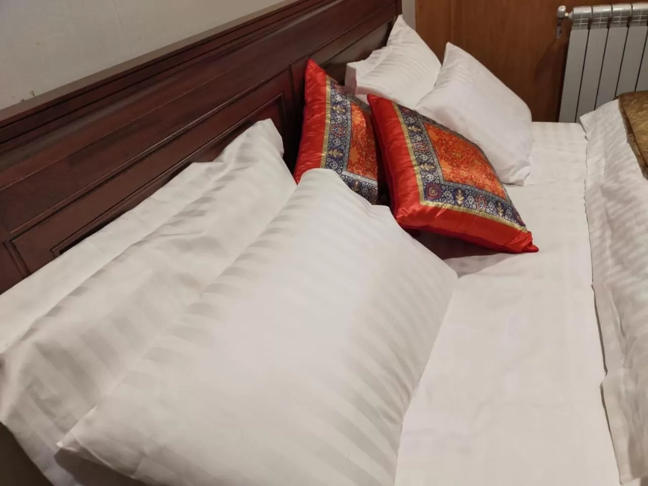 Bed in Shagufta Royal Hotel Murree