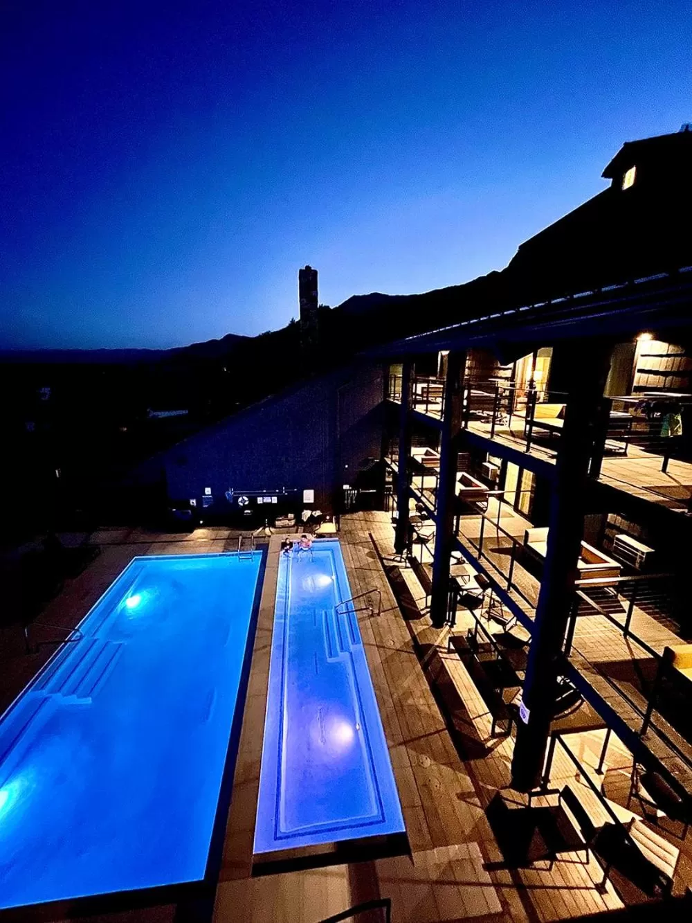 Pool view, Swimming Pool in Continuum Hotel