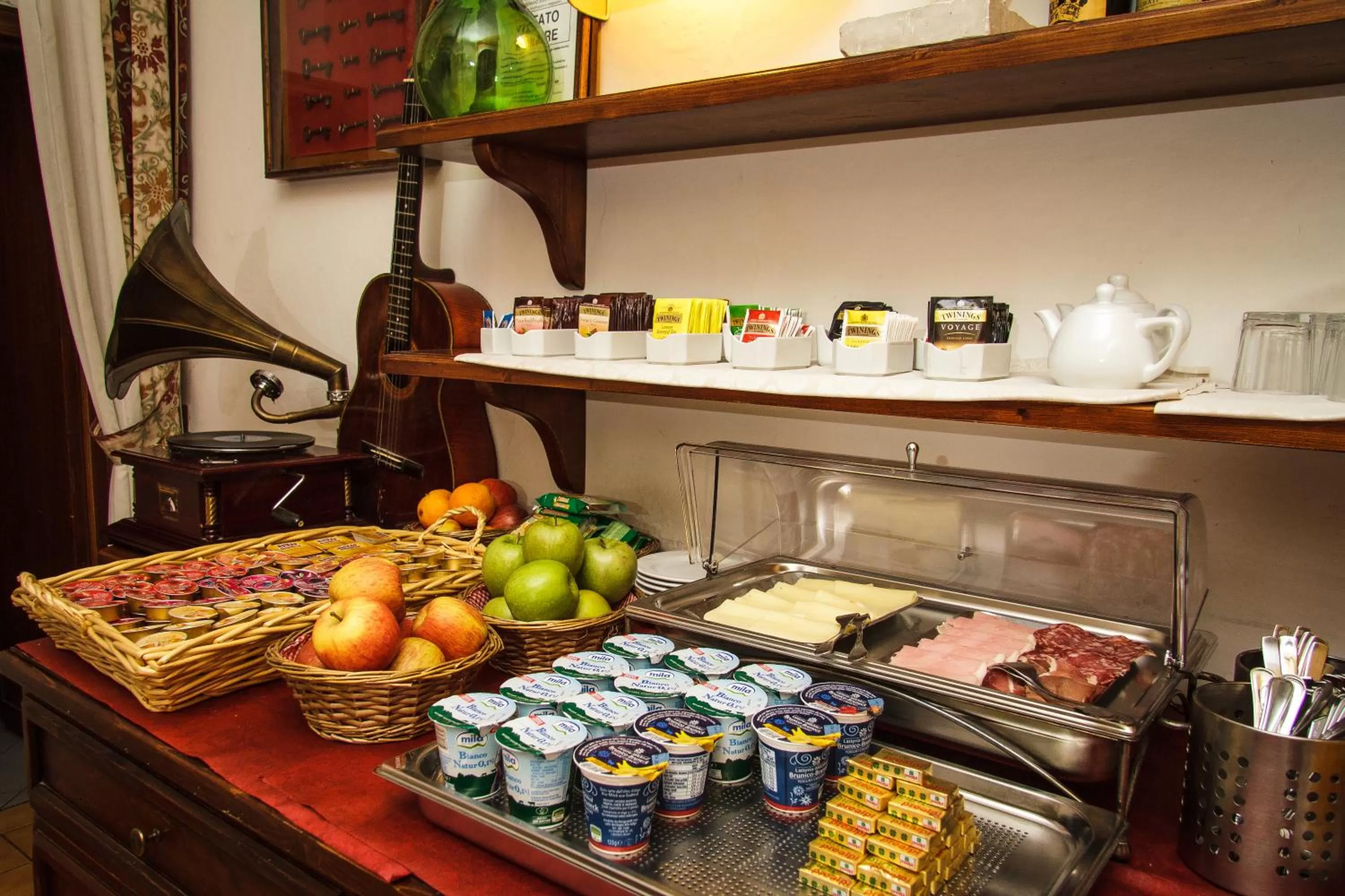 Continental breakfast in Hotel Nizza