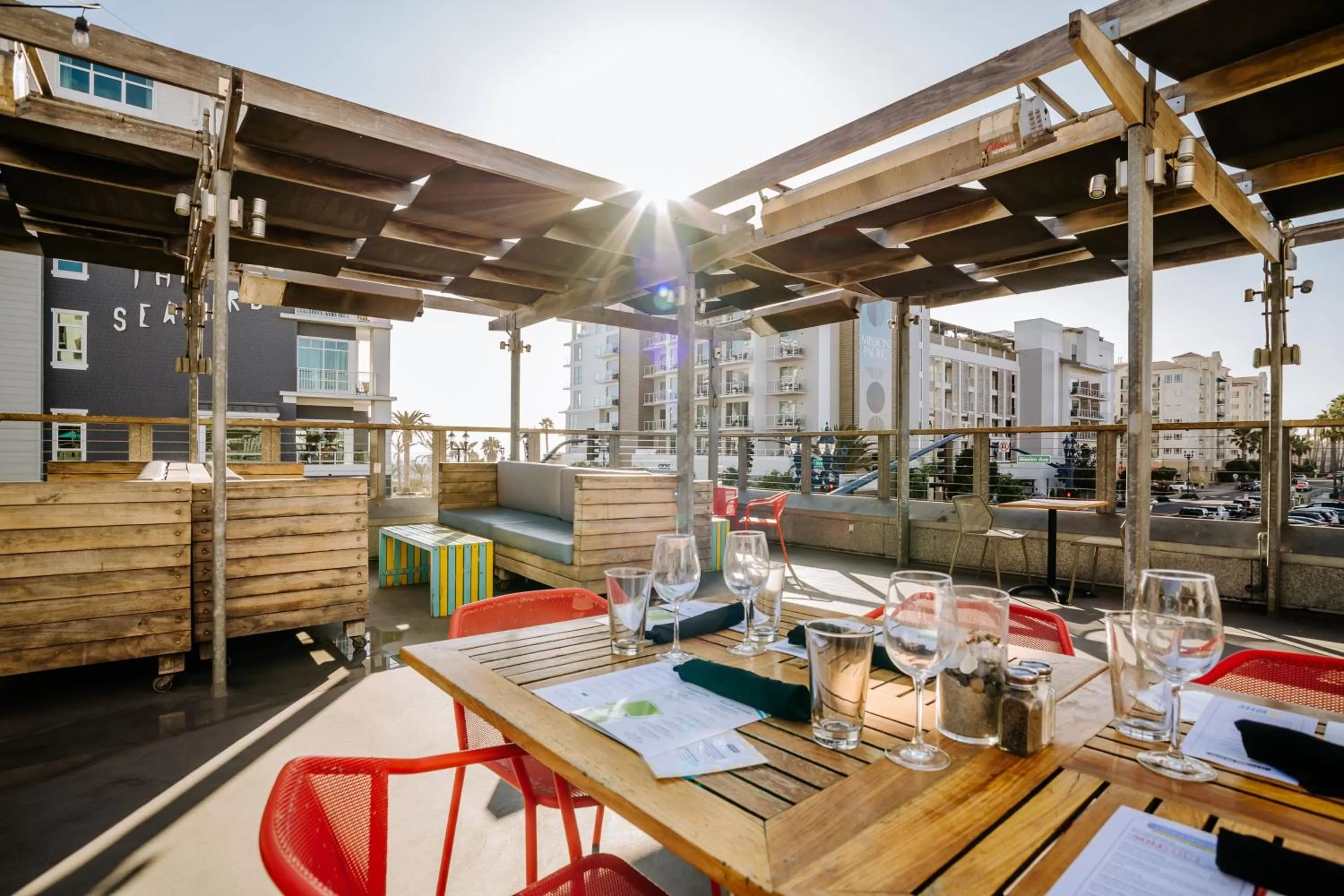 Restaurant/places to eat in SpringHill Suites by Marriott Oceanside Beach