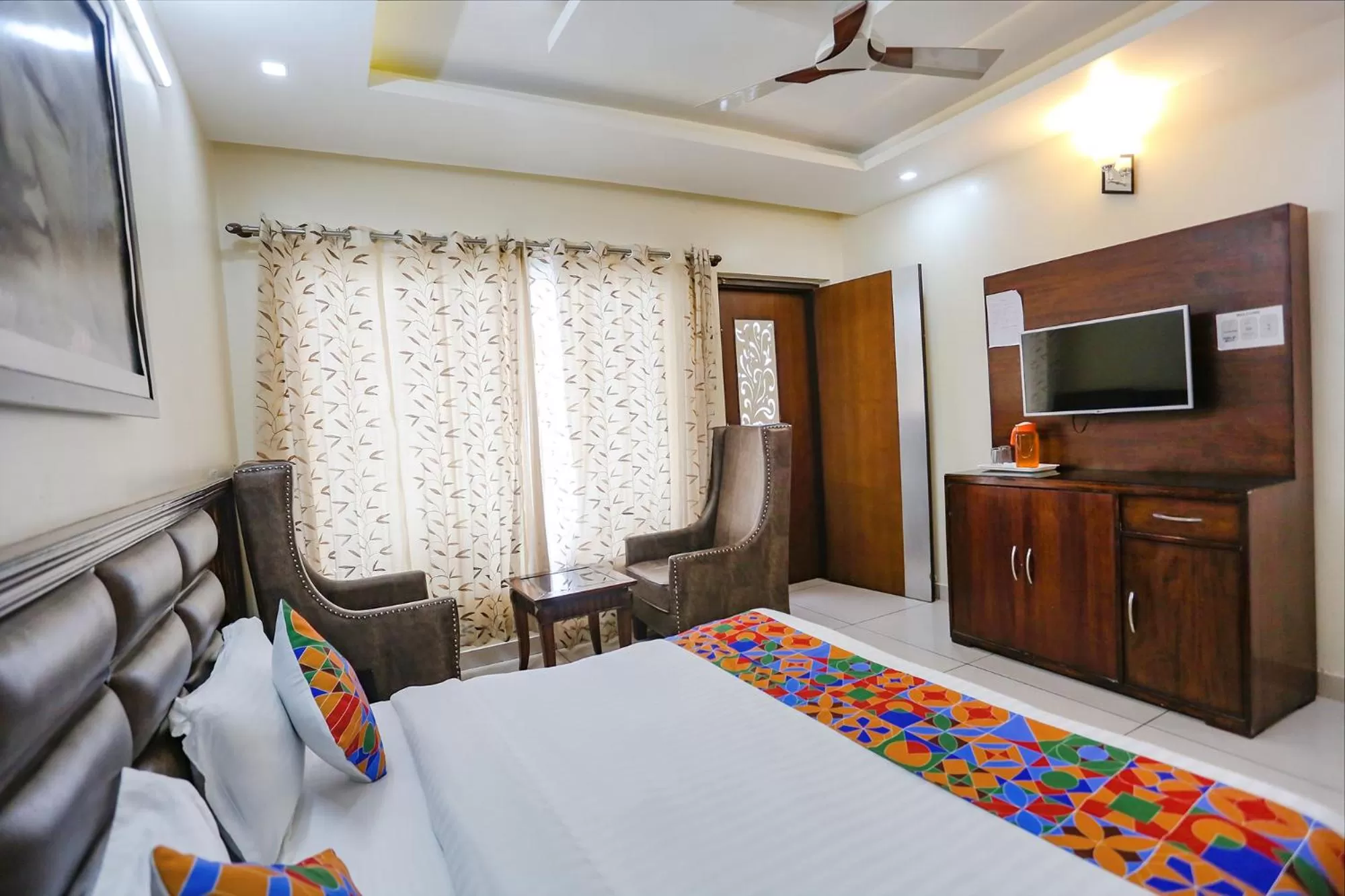 Bedroom, TV/Entertainment Center in FabHotel Winter Line Inn