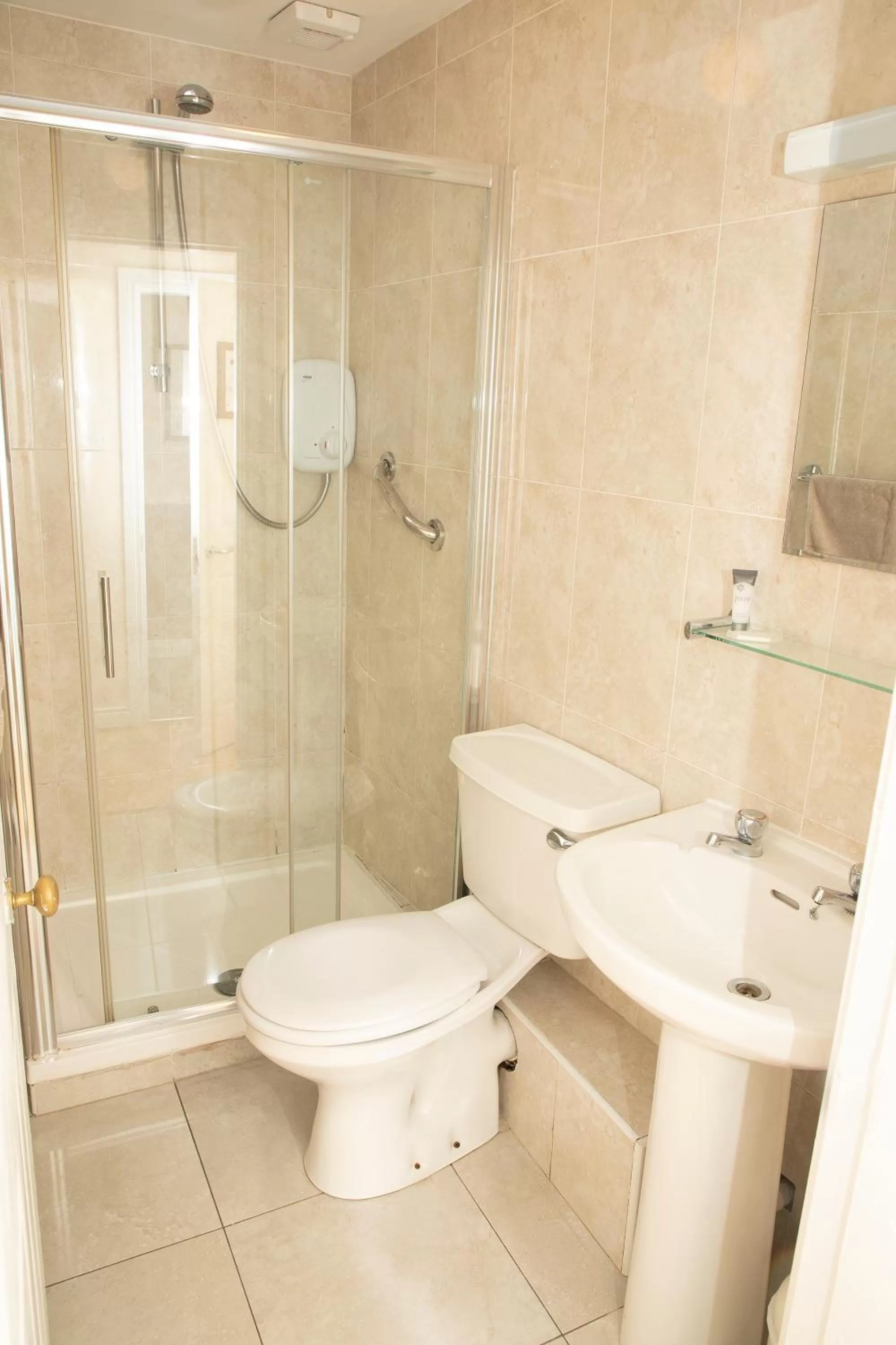 Bathroom in Arch House B&B & Apartments