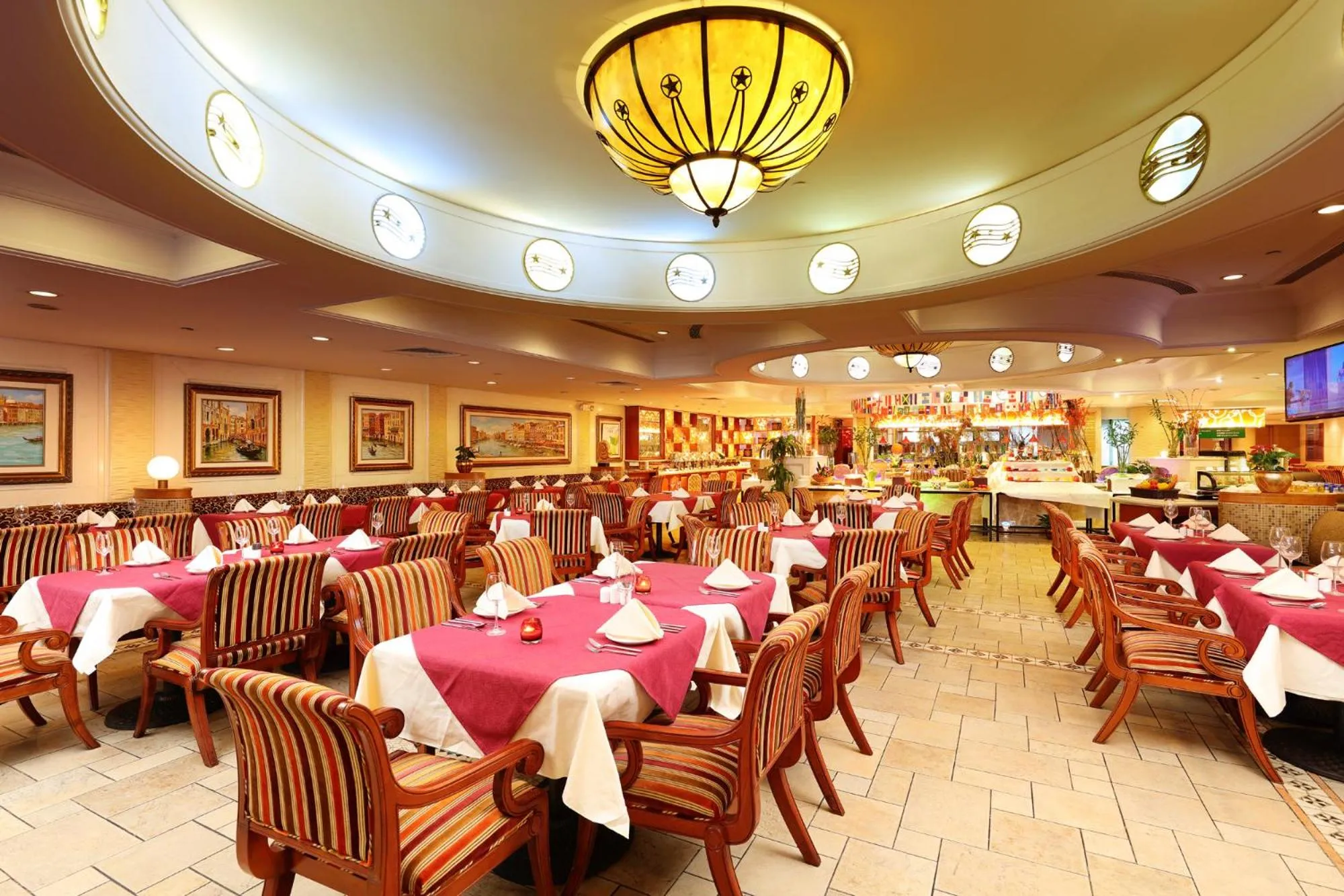 Restaurant/places to eat in Regal Palace Hotel