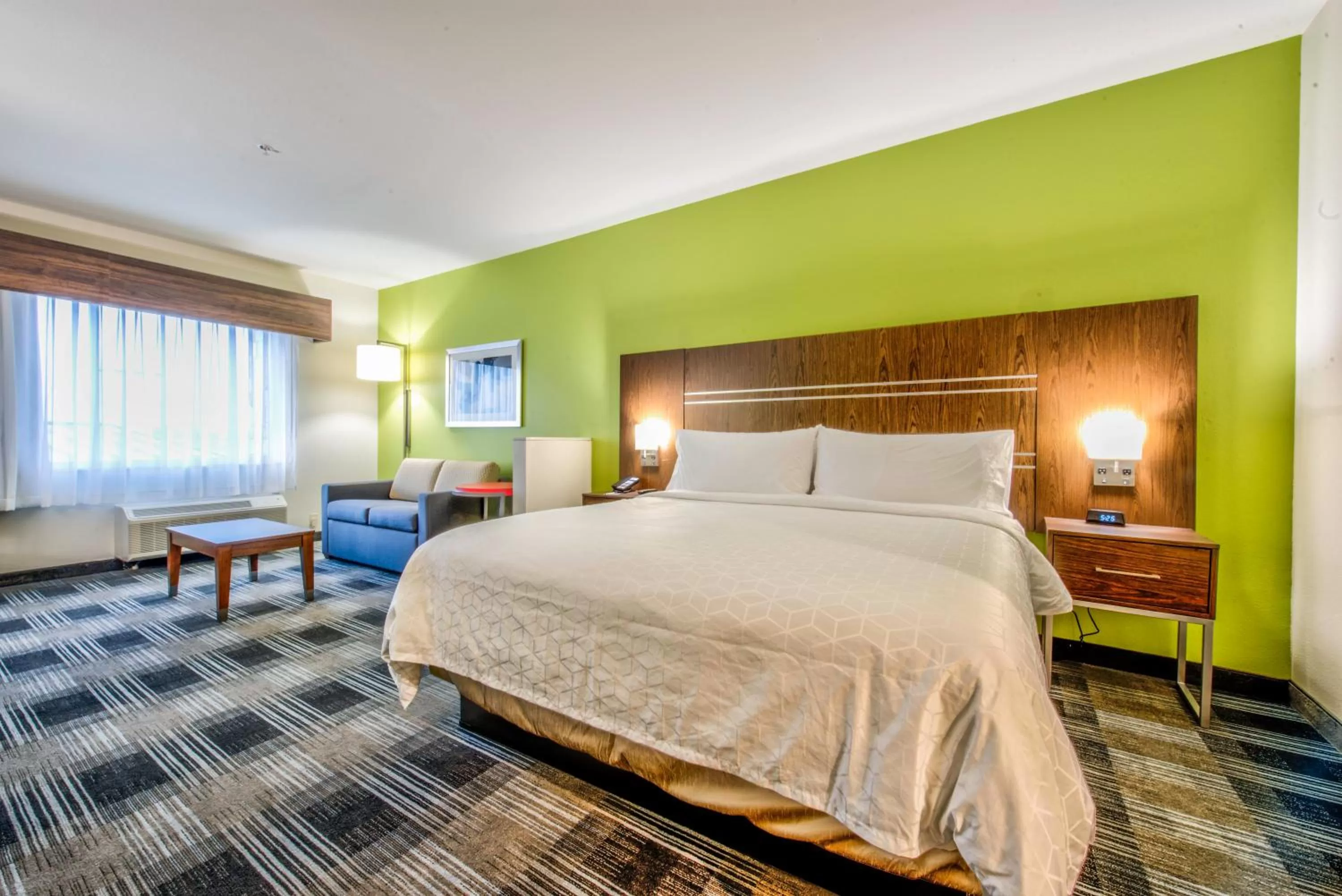 Photo of the whole room, Bed in Holiday Inn Express & Suites Dallas NW - Farmers Branch by IHG