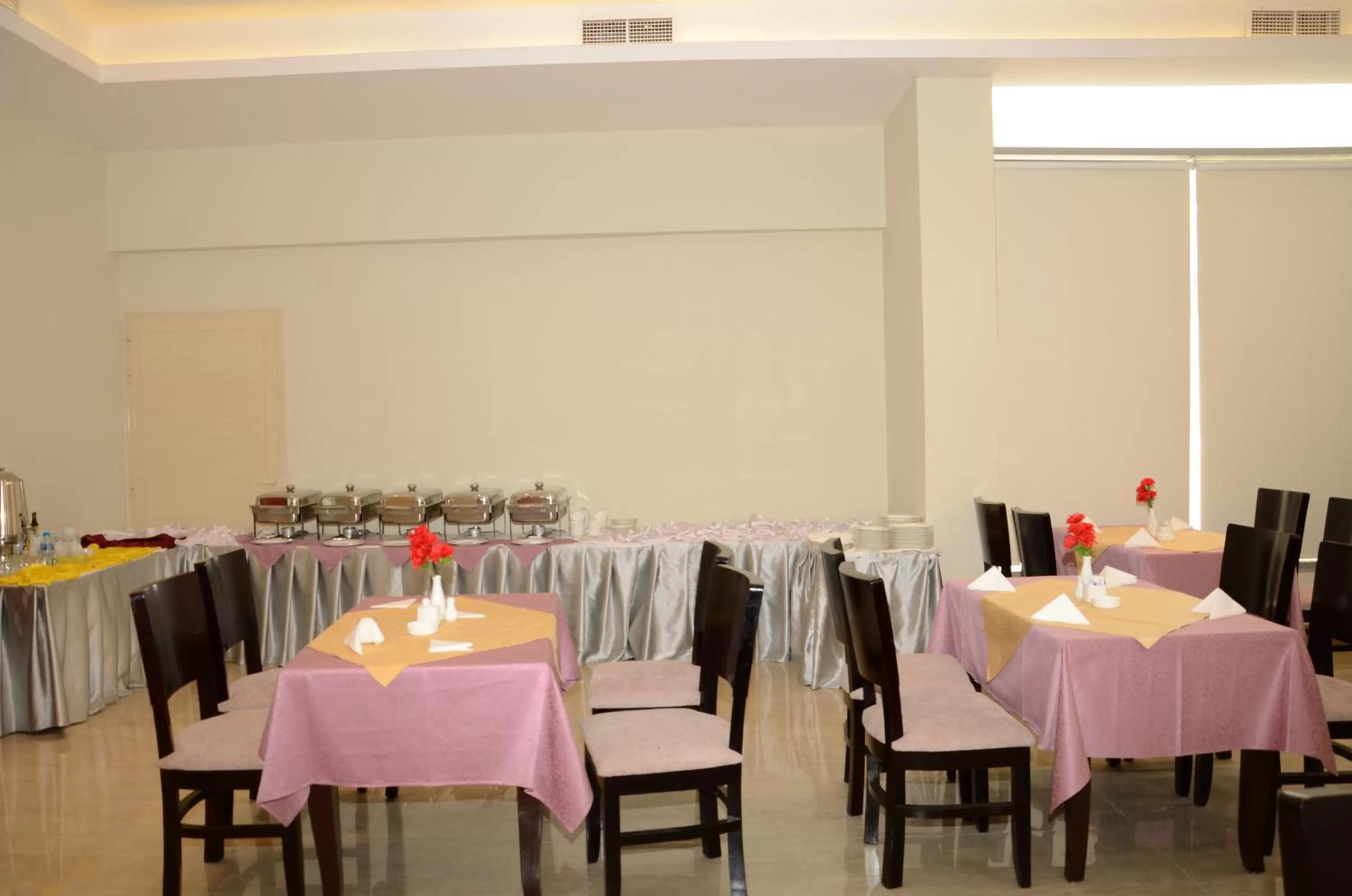 Breakfast in Continental Inn Hotel Al Farwaniya