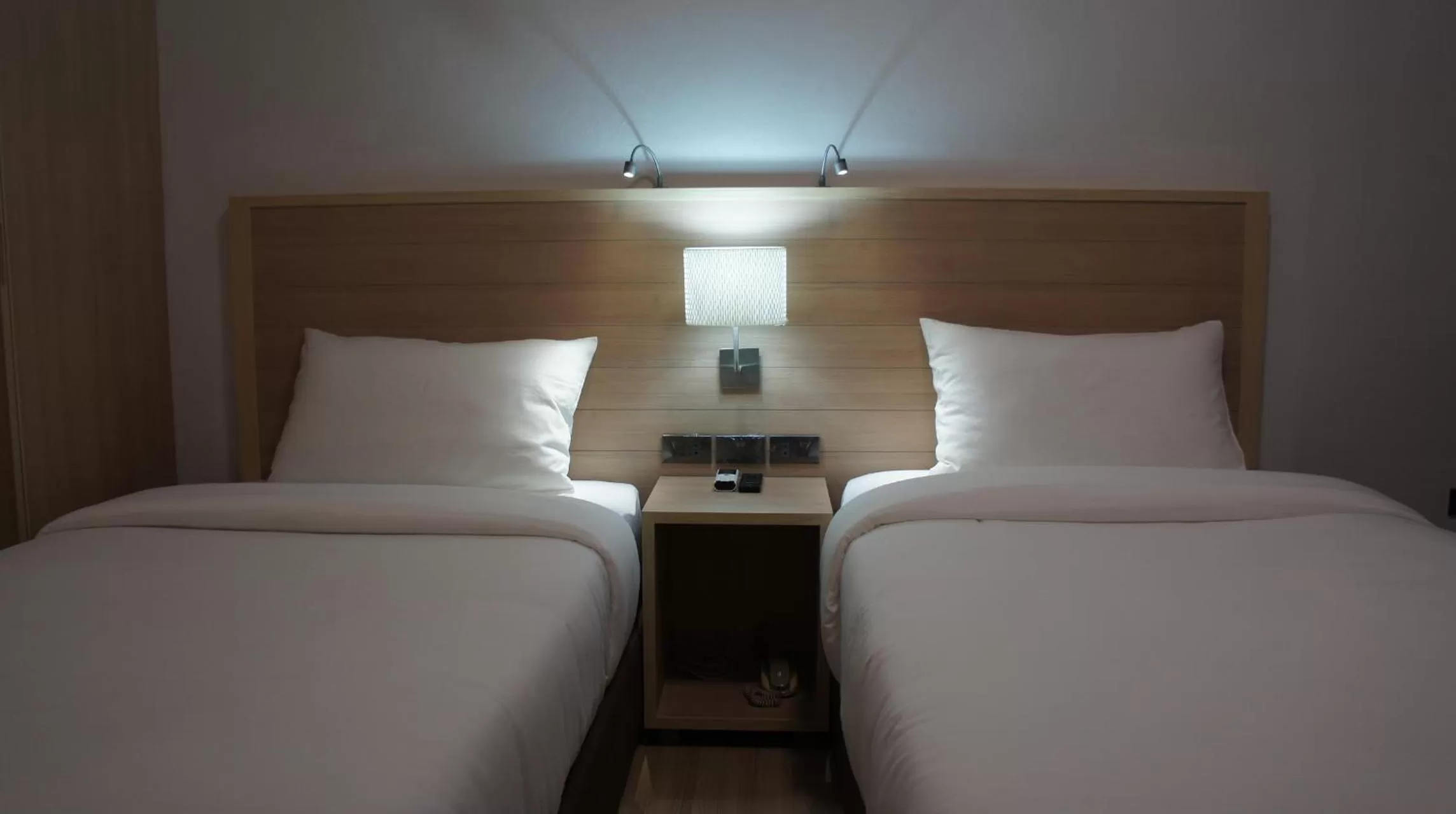 Bed in RCN Court & Inn