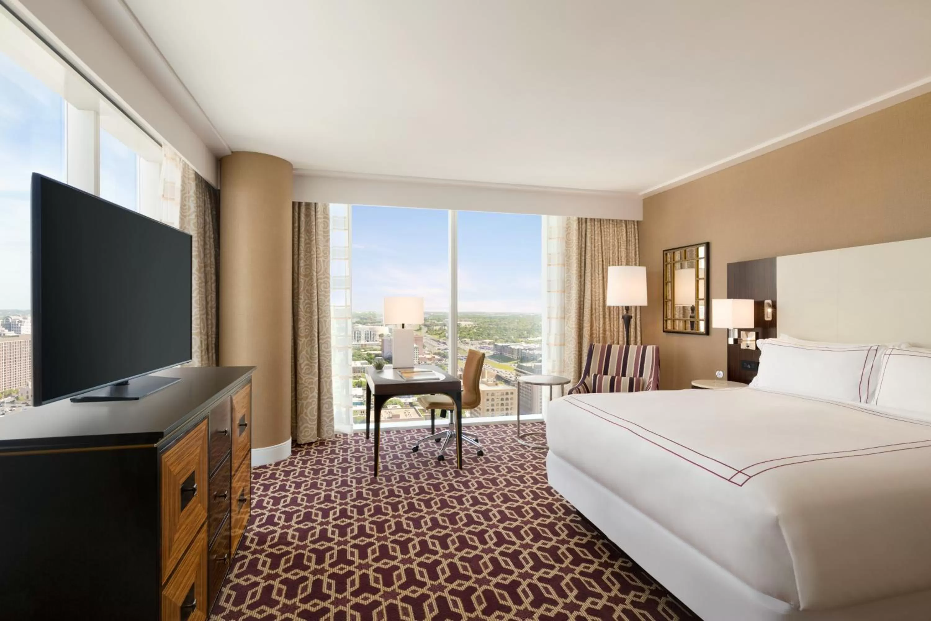 View (from property/room), Bed in Fairmont Austin Gold Experience