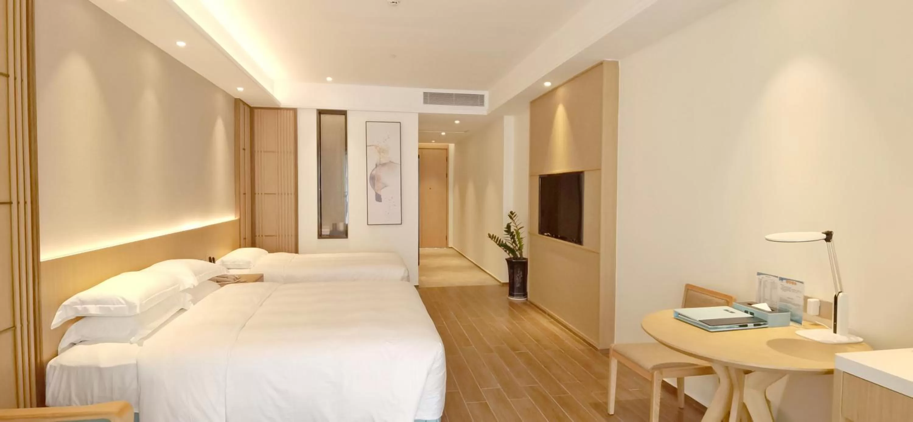 Bed in Sanya South China Hotel