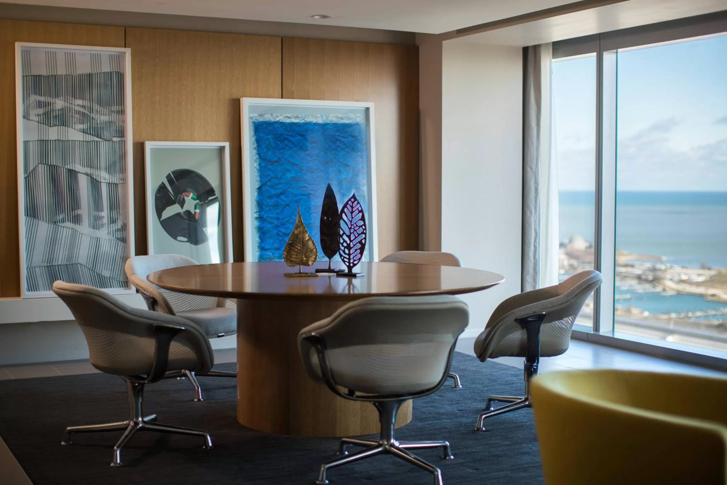 Living room in Marriott Marquis Chicago