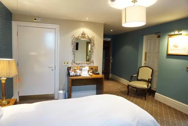 Bed in The Swan Hotel Wetherspoon