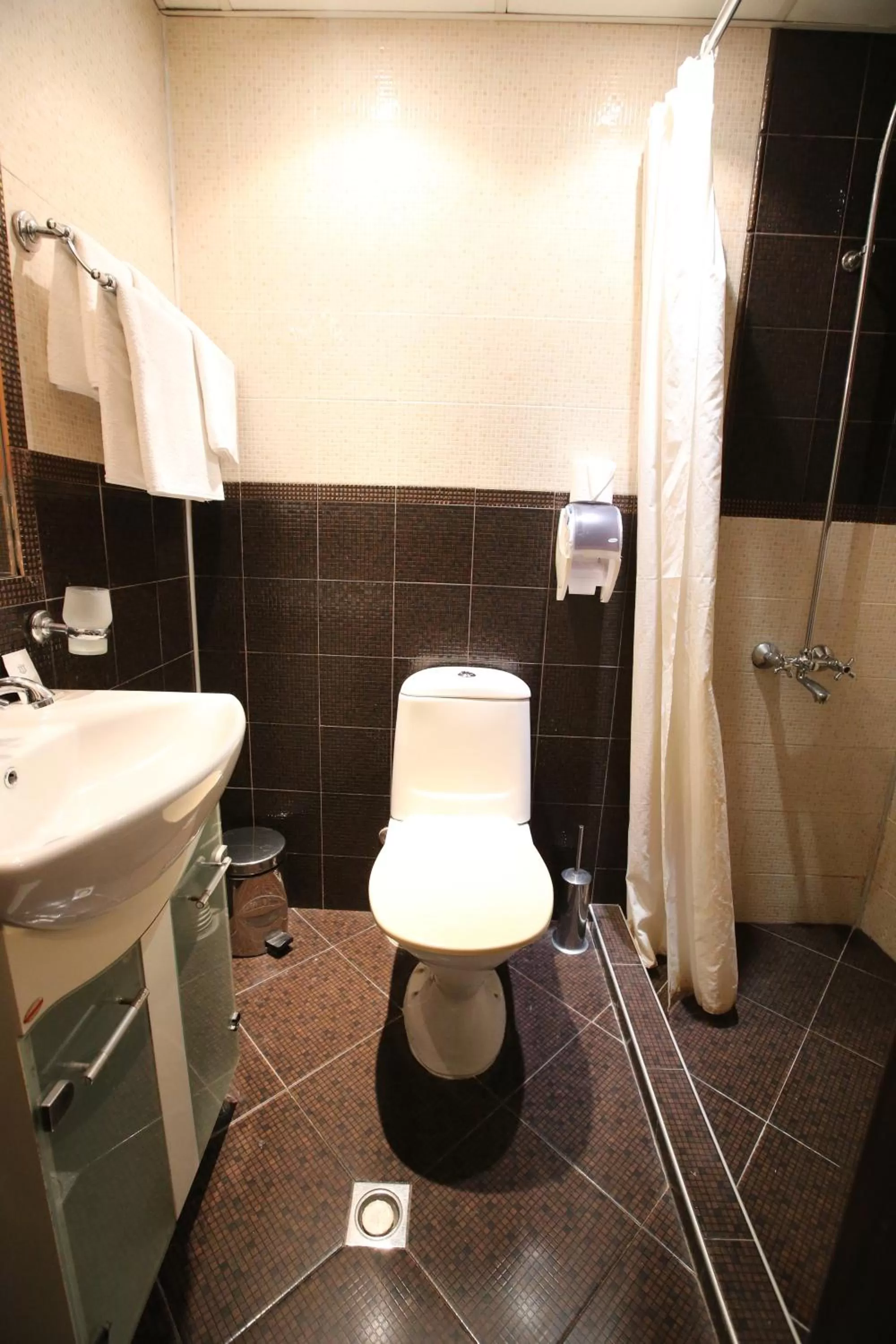 Bathroom in Hotel & Restaurant The House