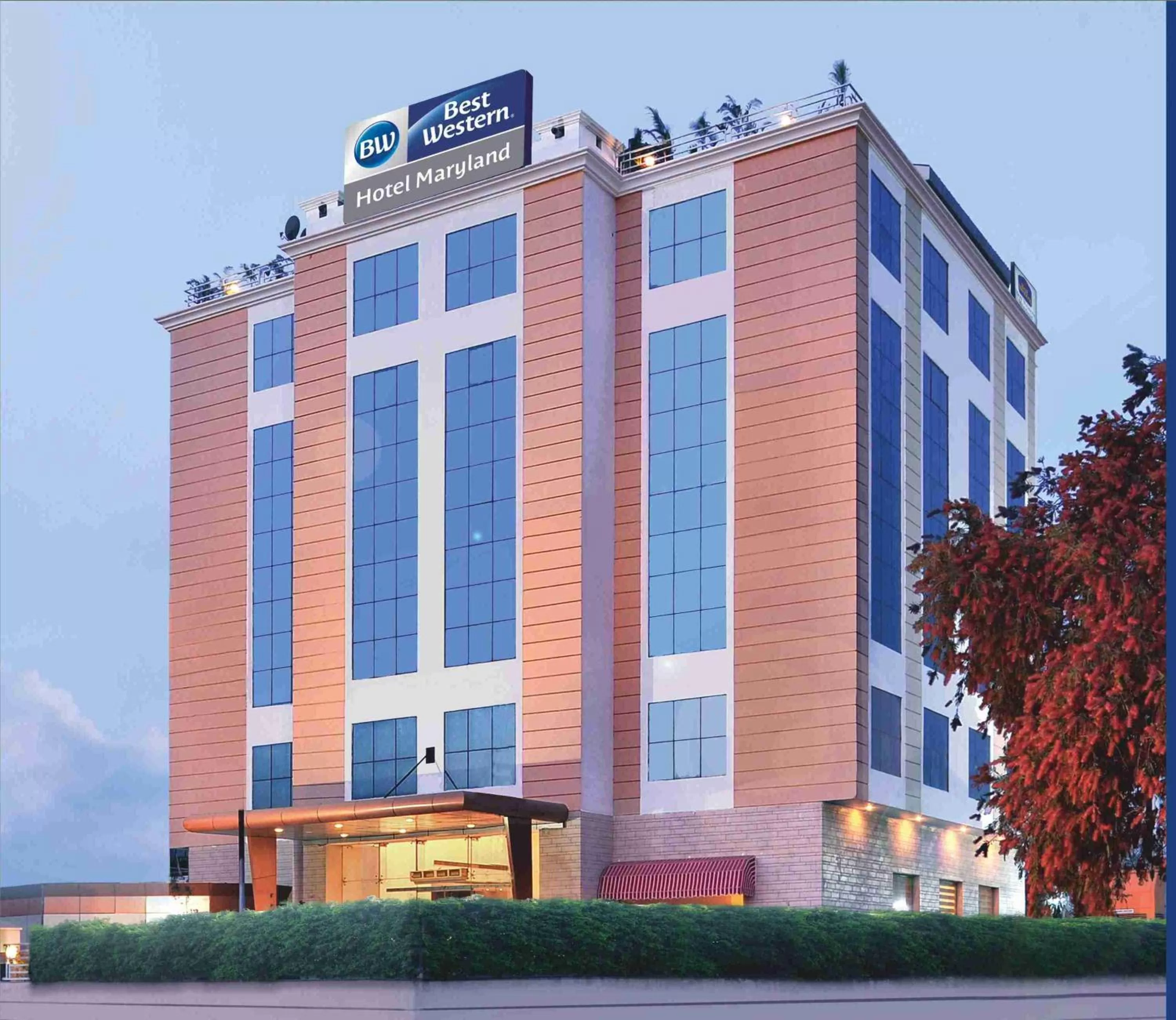 Property building in Best Western Maryland