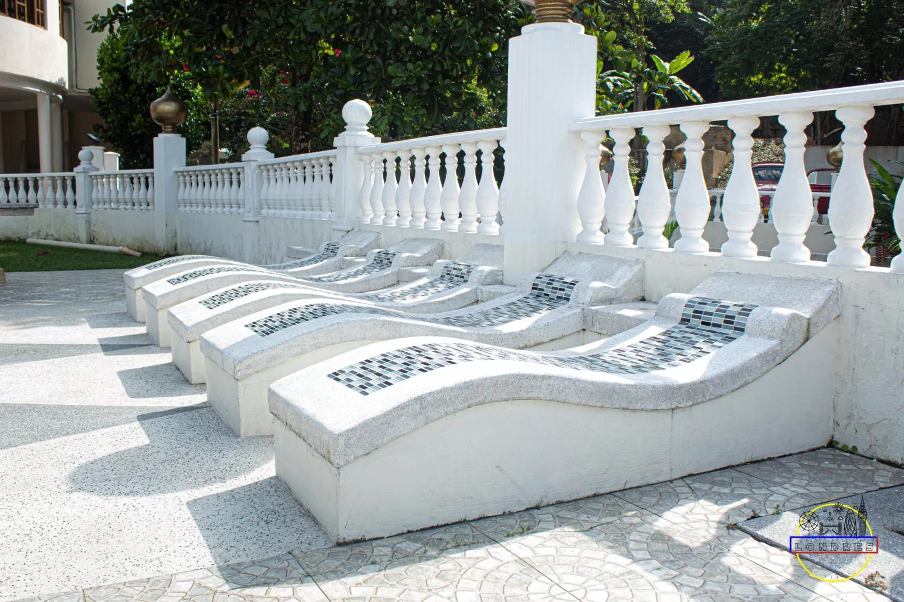 Swimming pool in Hotel Finca Londres