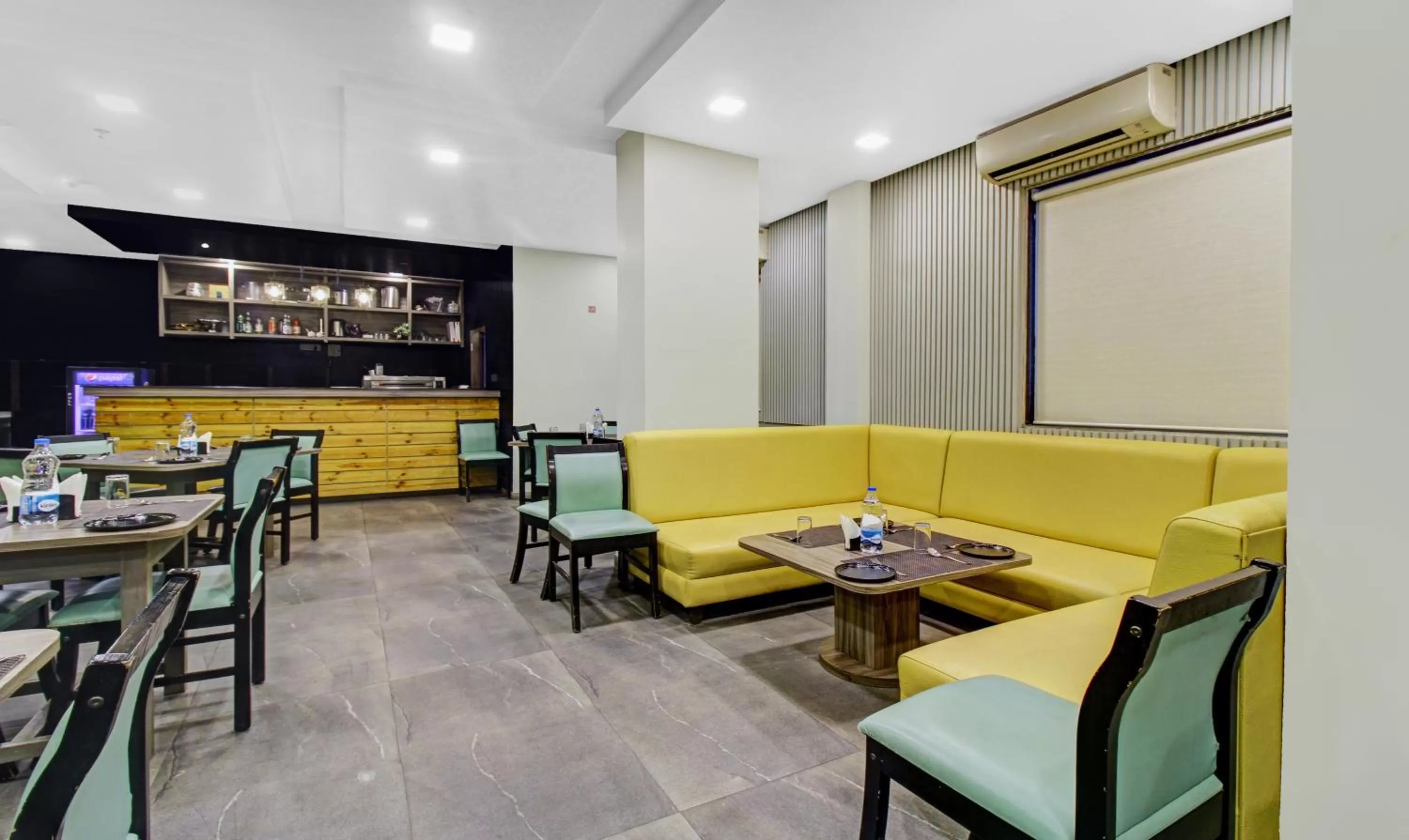 Restaurant/places to eat in Treebo Premium Brijinn