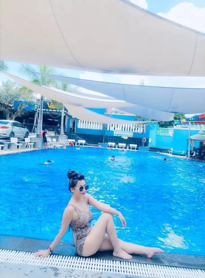 Swimming pool in D'Villa Hotel - Homestay