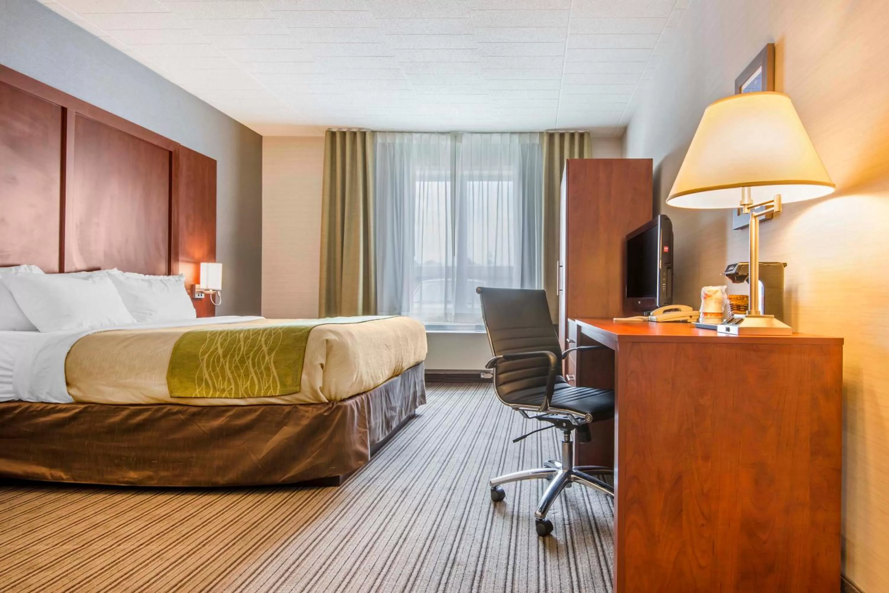 King Room - Non-Smoking in Comfort Inn & Suites