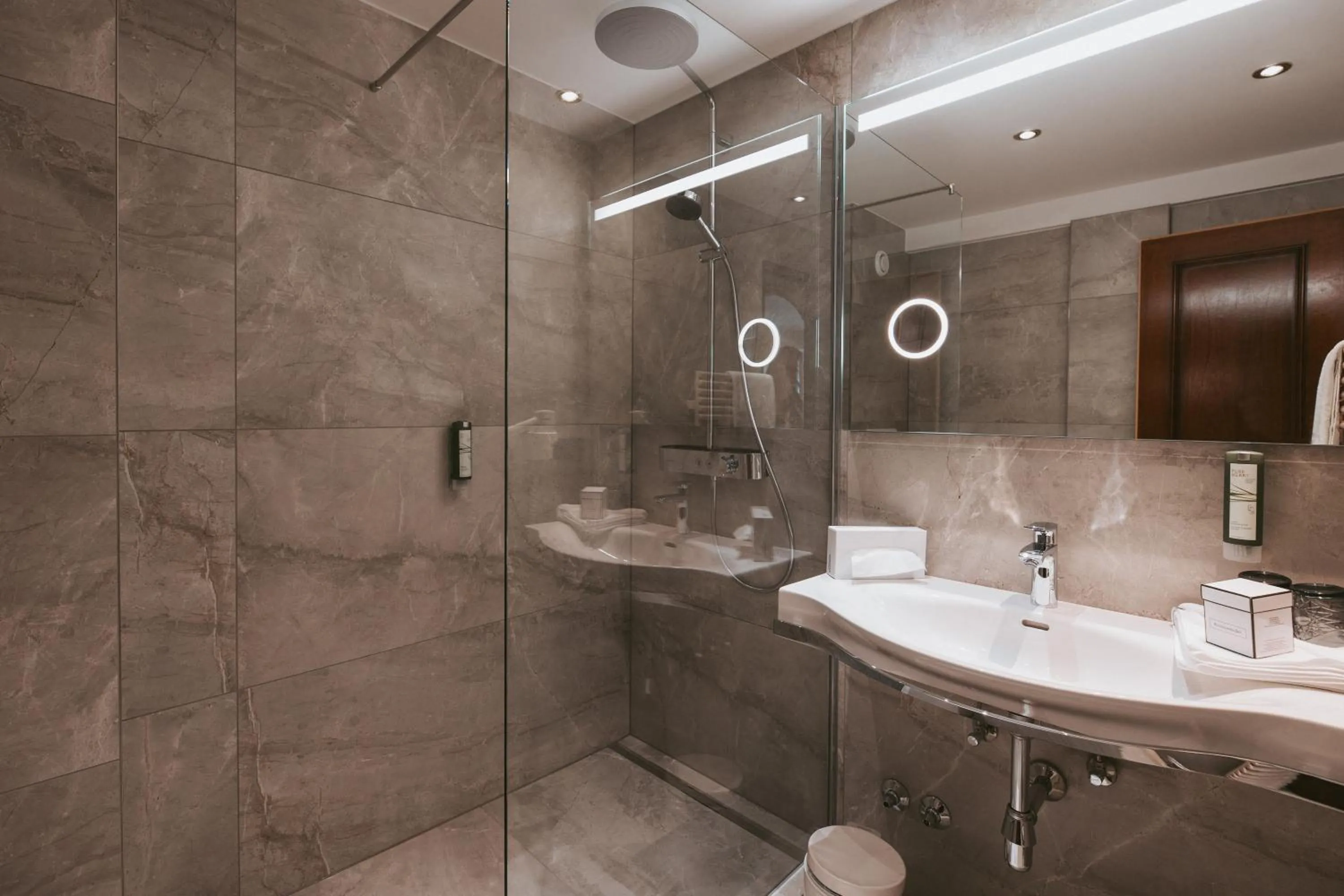 Bathroom in MANNI das Hotel