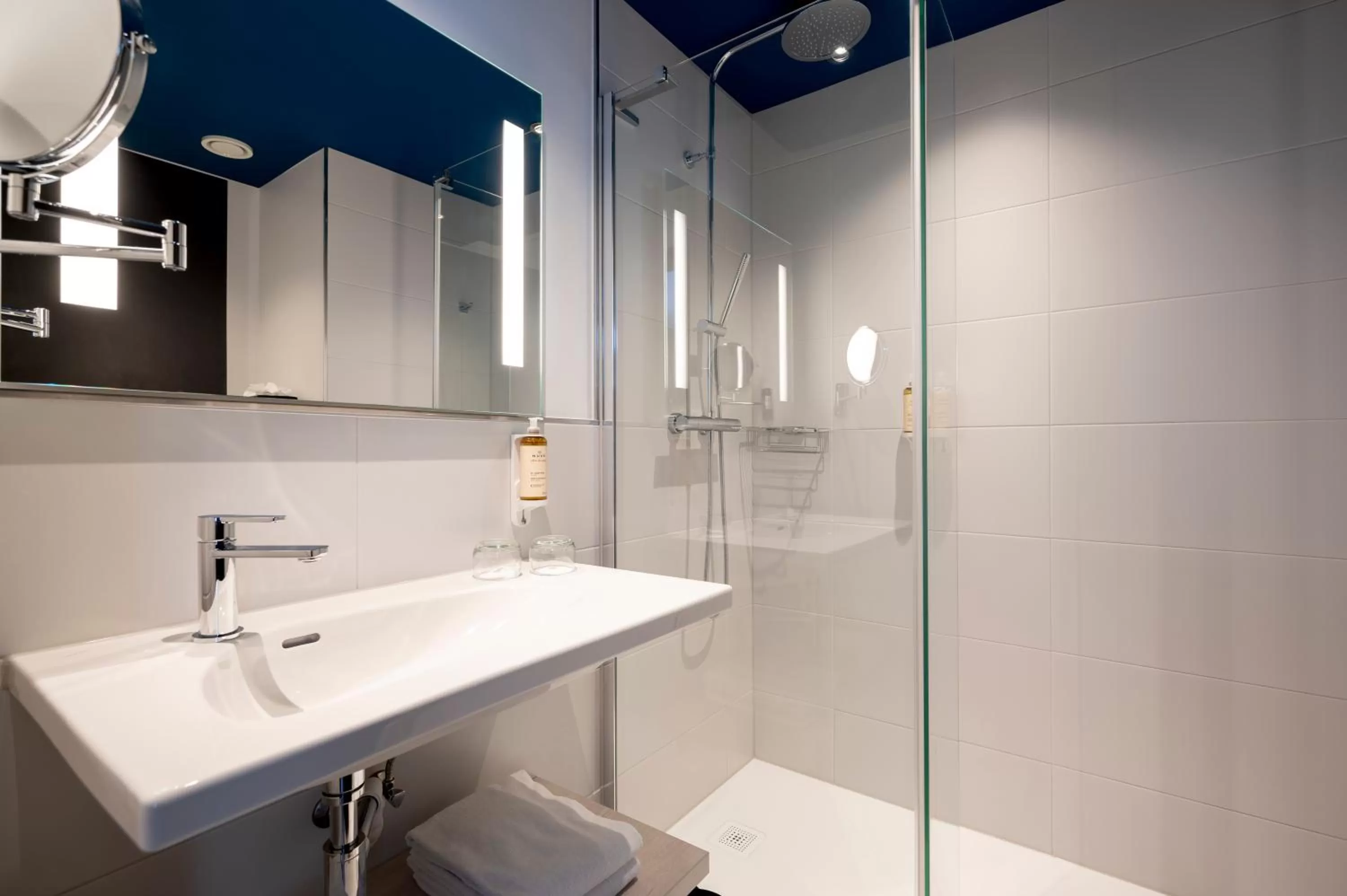 Bathroom in Maek Hotel Antwerp Central - Handwritten Collection by Accor