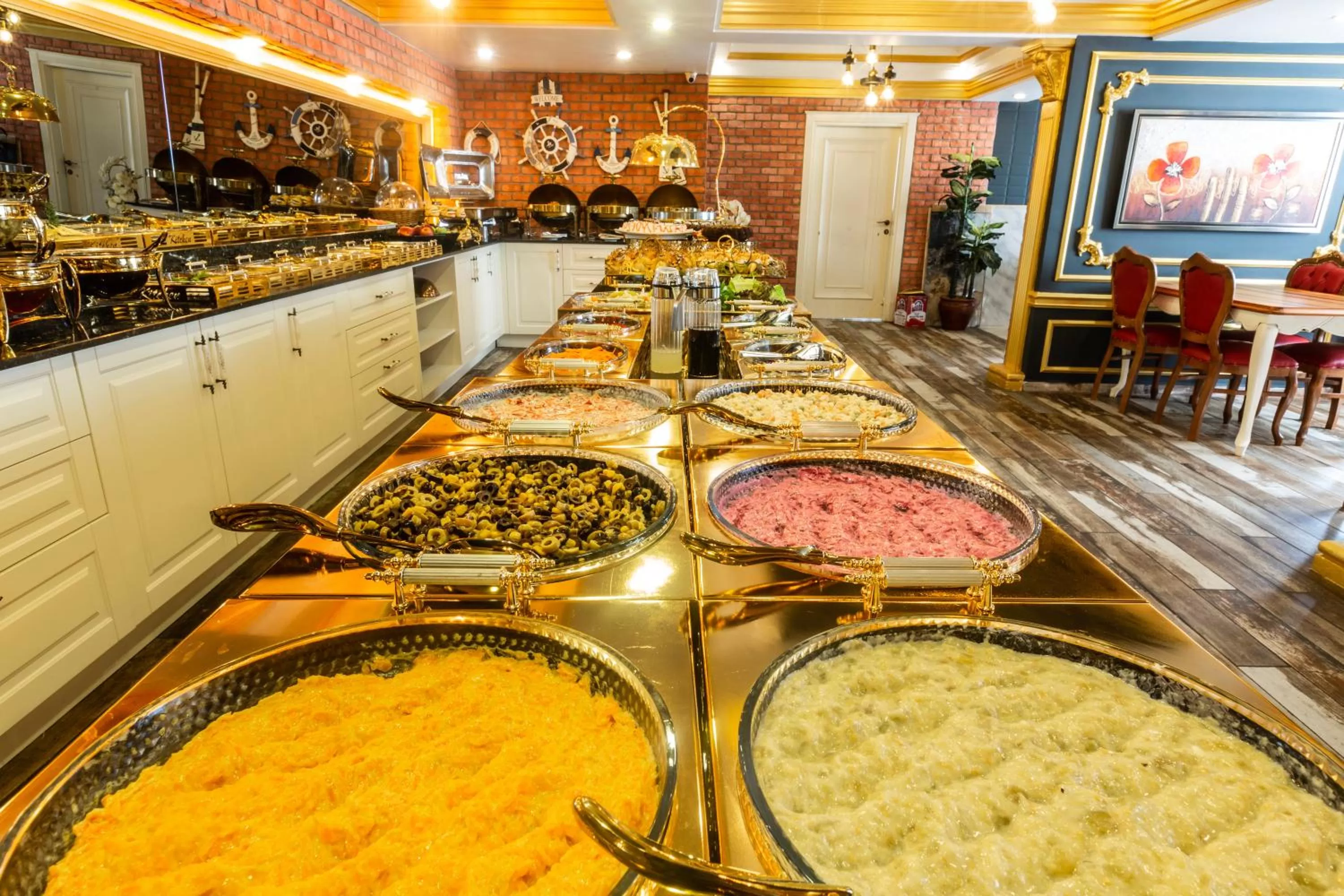 Restaurant/places to eat in Andalouse Otel