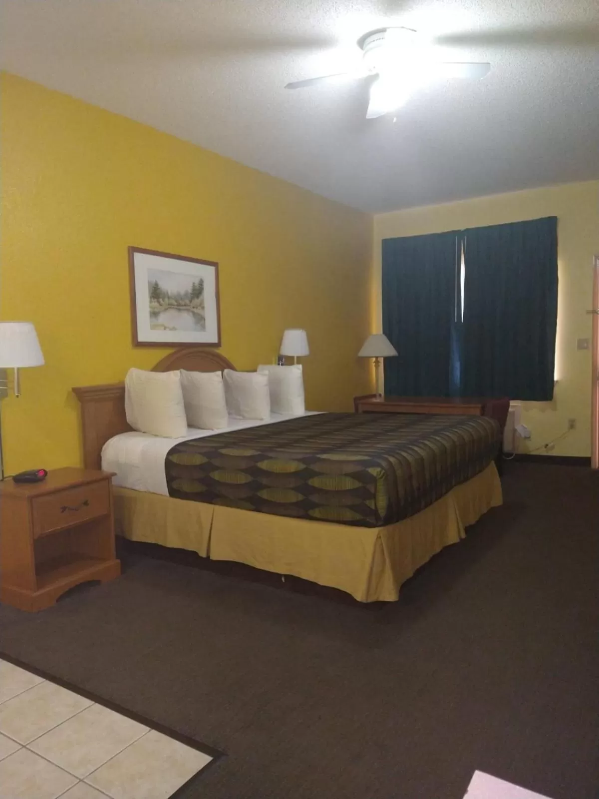 Bedroom, Bed in SureStay Hotel by Best Western Mission