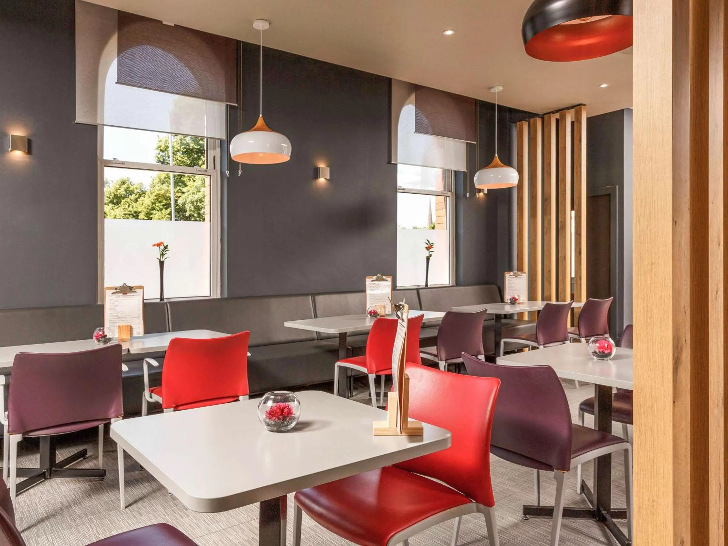 Restaurant/places to eat in ibis Coventry Centre