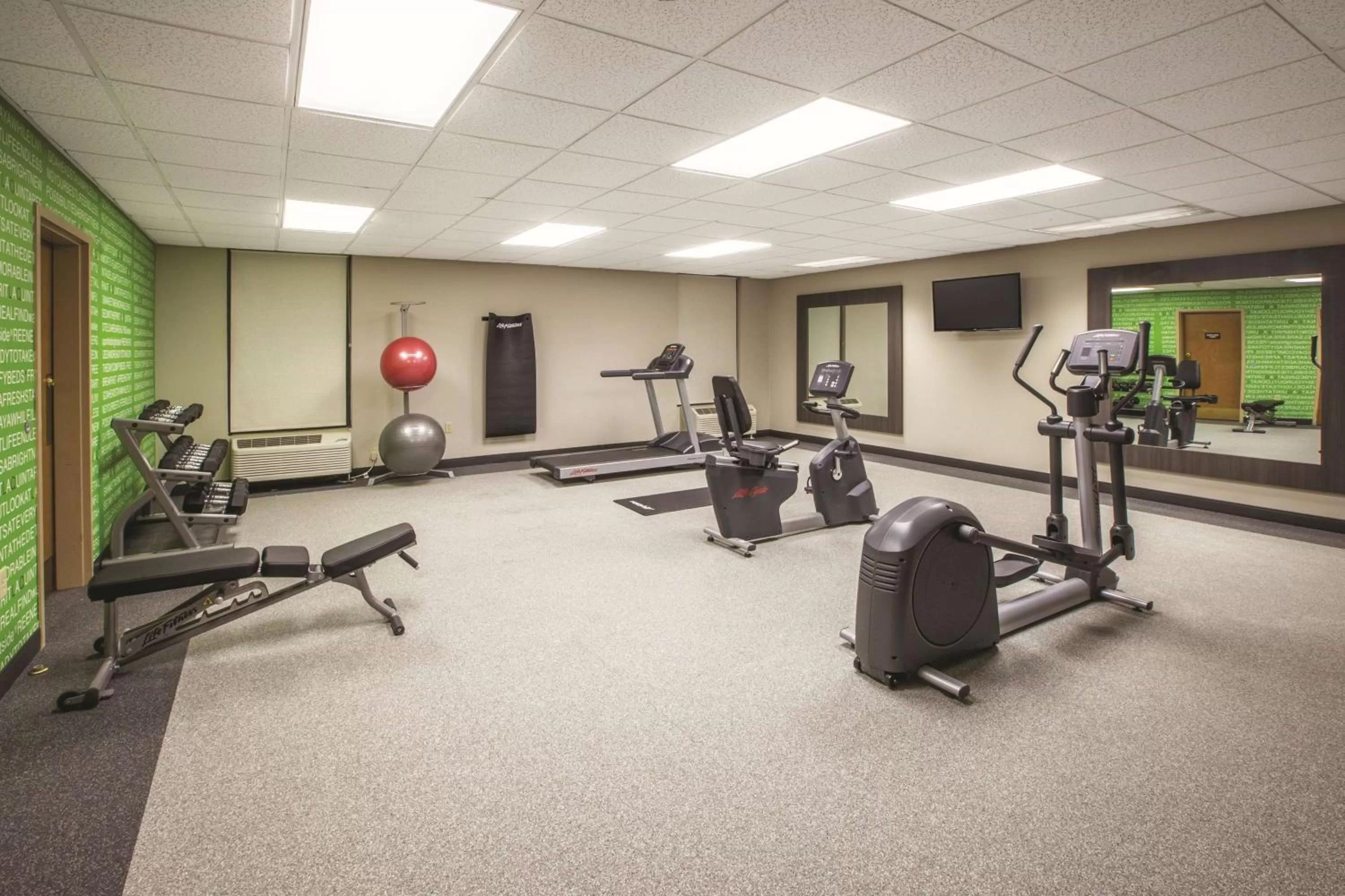 Fitness centre/facilities in La Quinta by Wyndham Mechanicsburg - Harrisburg