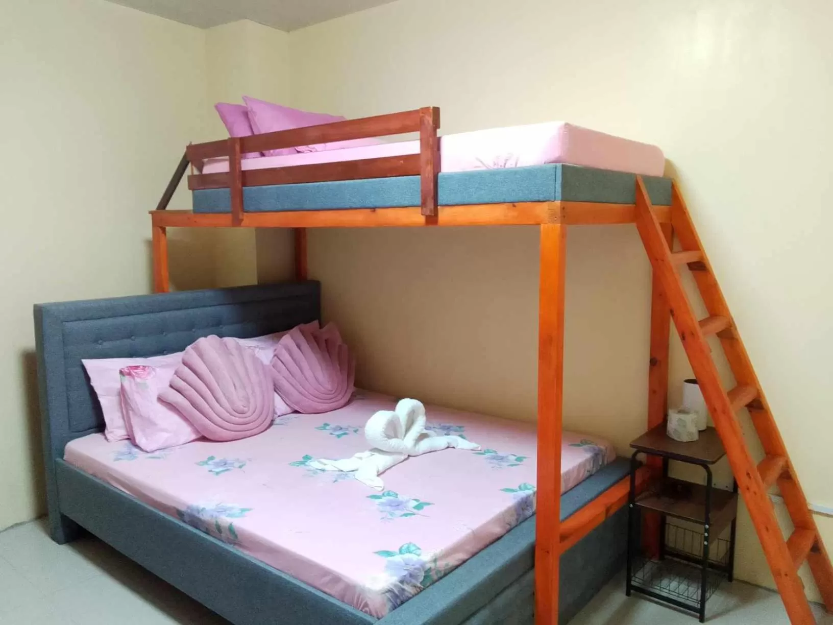 bunk bed, Bed in Aussie Inn Baguio City Direct