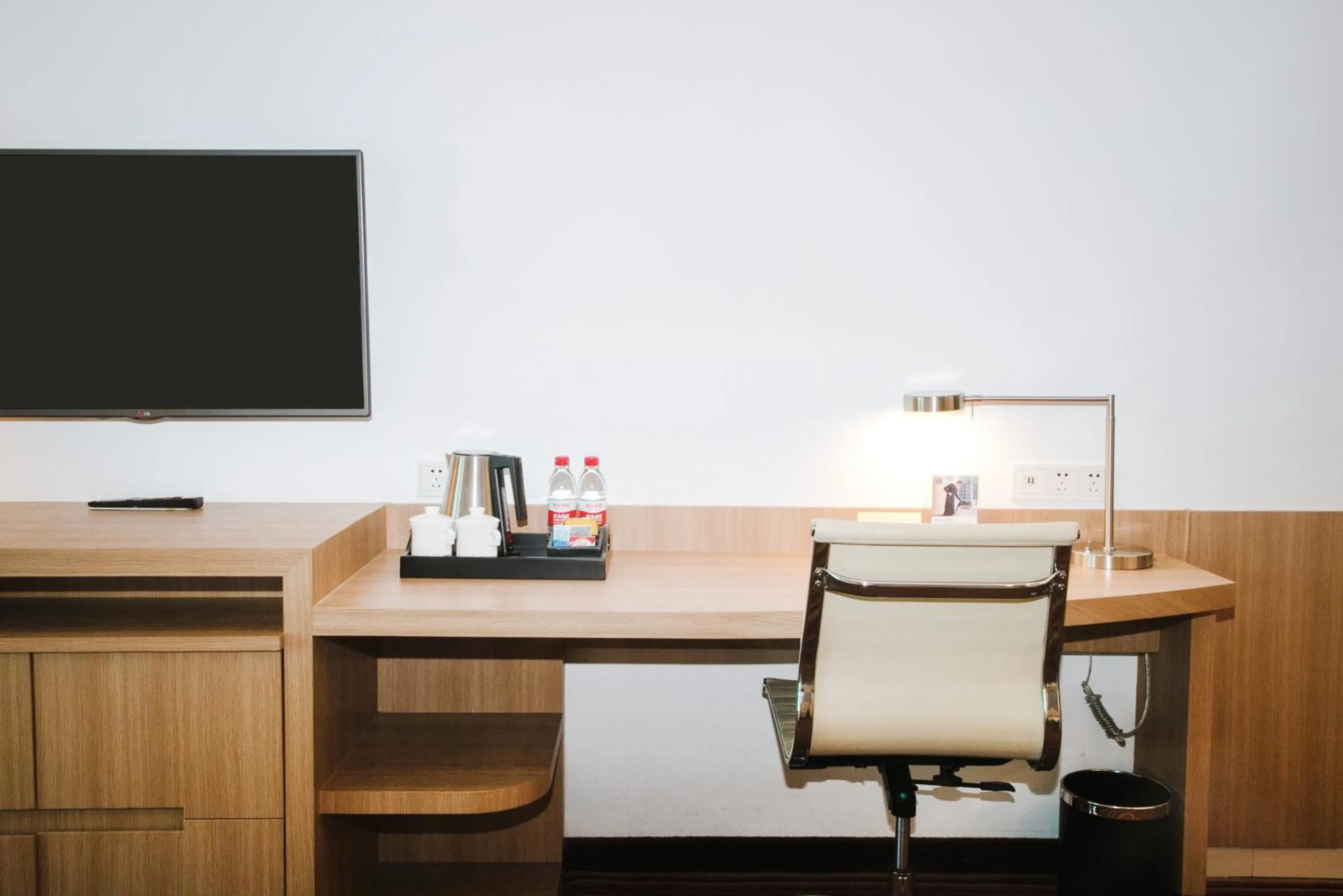 TV and multimedia in Hyatt Place Shenzhen Airport